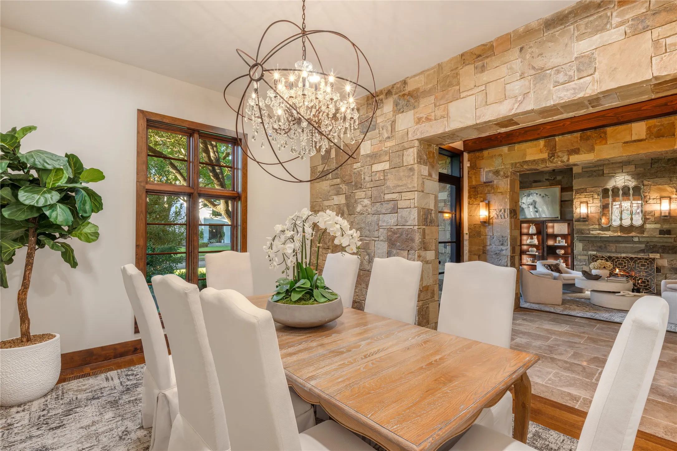Single Family Residence For Sale in Dallas County , 3625 Normandy Avenue, Highland Park, Texas 75205, 5 Bedroom, 8 Bathroom, 3 Garage spaces, 6,259 Sqft, built in 2008, mls#21404039, Real Estate Agent in Highland Park, Homes For Sale in Dallas county, Homes For Sale in Highland Park, Realtor in Highland Park Texas, Real Estate Brokerage Independent Realty Texas, Luminita Cordes Realtor