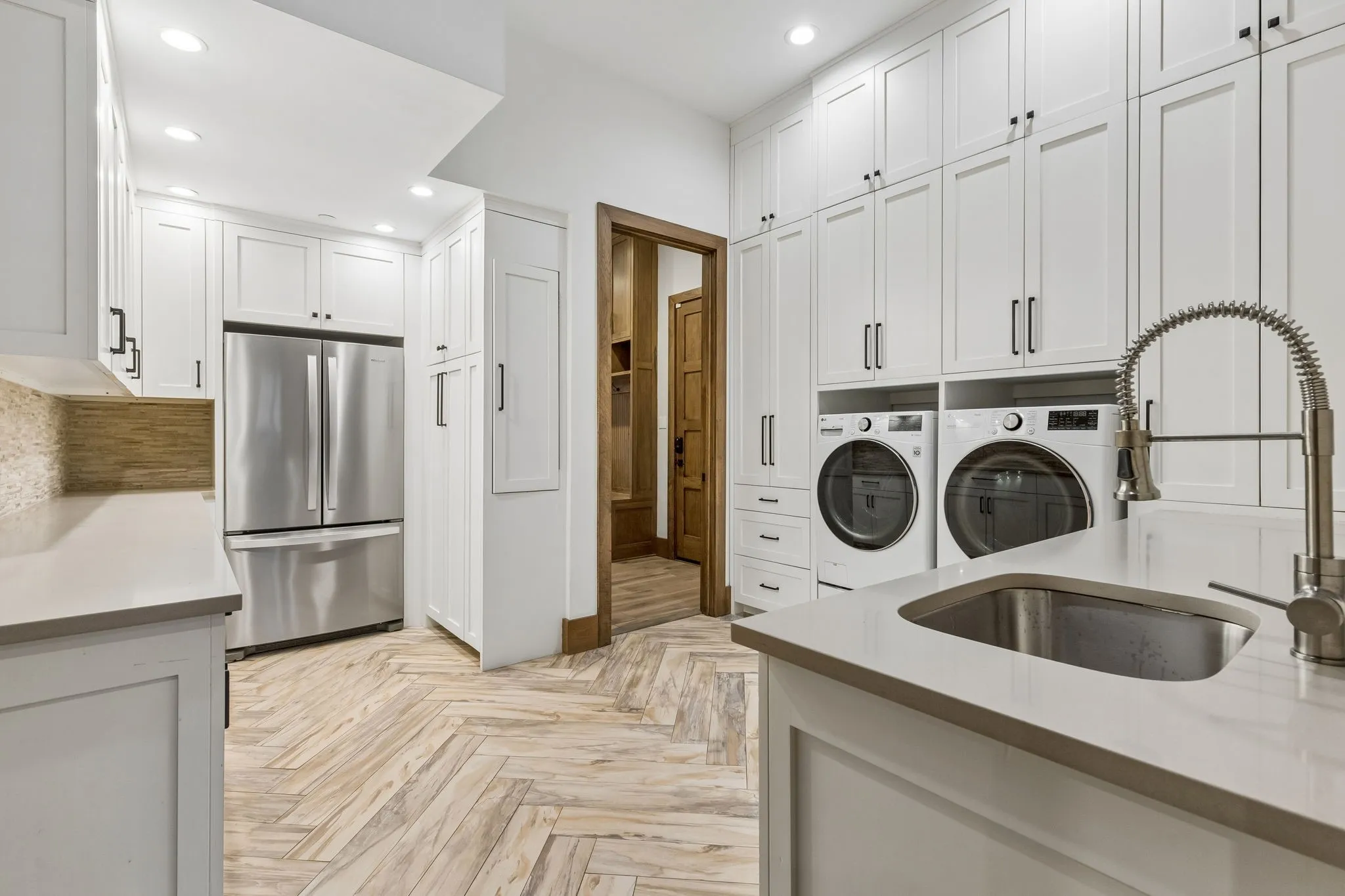 Single Family Residence For Sale in Denton County , 4012 Starling Drive, Frisco, Texas 75034, 5 Bedroom, 7 Bathroom, 4 Garage spaces, 9,865 Sqft, built in 2016, mls#21407175, Real Estate Agent in Frisco, Homes For Sale in Denton county, Homes For Sale in Frisco, Realtor in Frisco Texas, Real Estate Brokerage Independent Realty Texas, Luminita Cordes Realtor