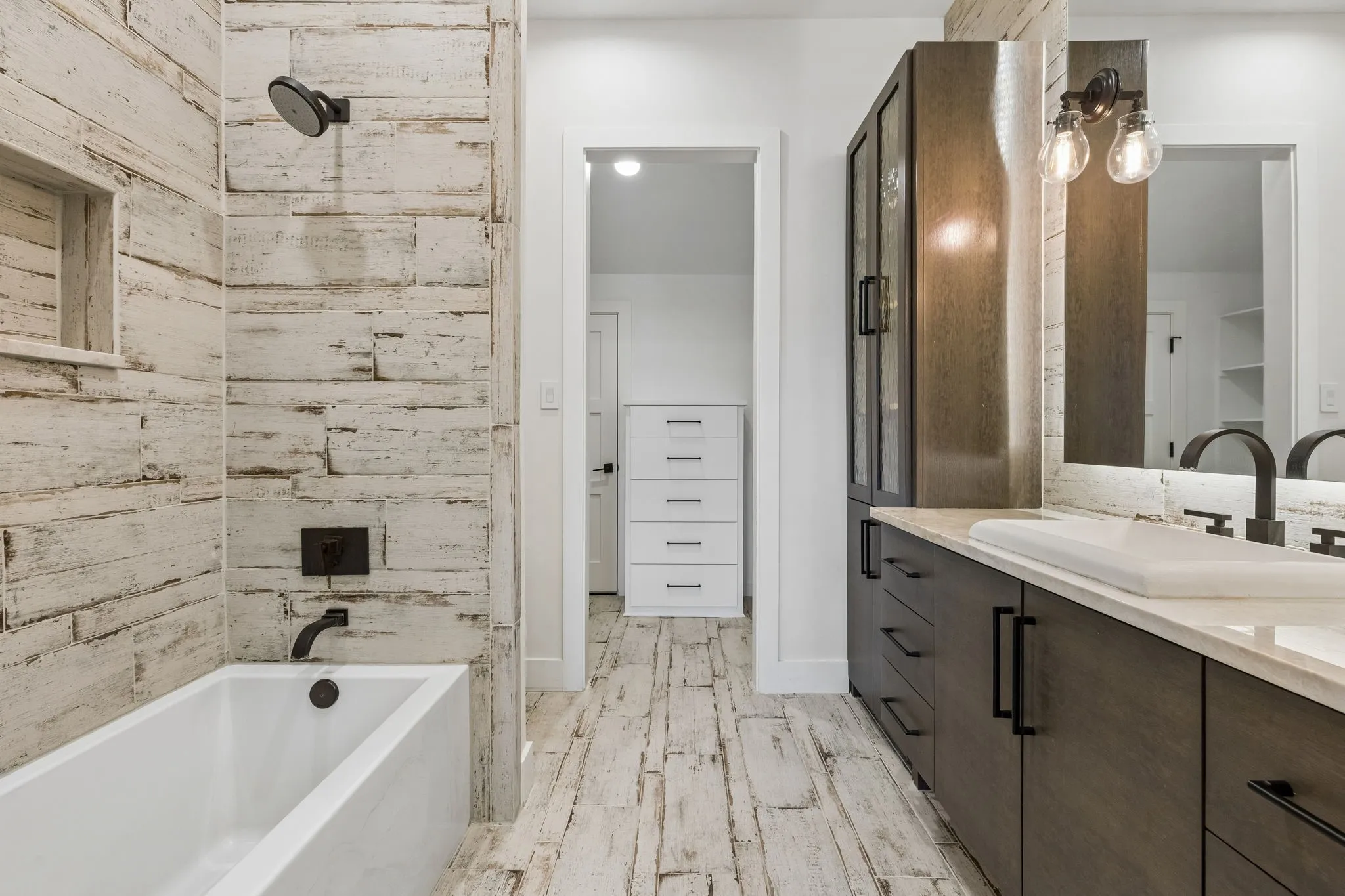 Single Family Residence For Sale in Denton County , 4012 Starling Drive, Frisco, Texas 75034, 5 Bedroom, 7 Bathroom, 4 Garage spaces, 9,865 Sqft, built in 2016, mls#21407175, Real Estate Agent in Frisco, Homes For Sale in Denton county, Homes For Sale in Frisco, Realtor in Frisco Texas, Real Estate Brokerage Independent Realty Texas, Luminita Cordes Realtor