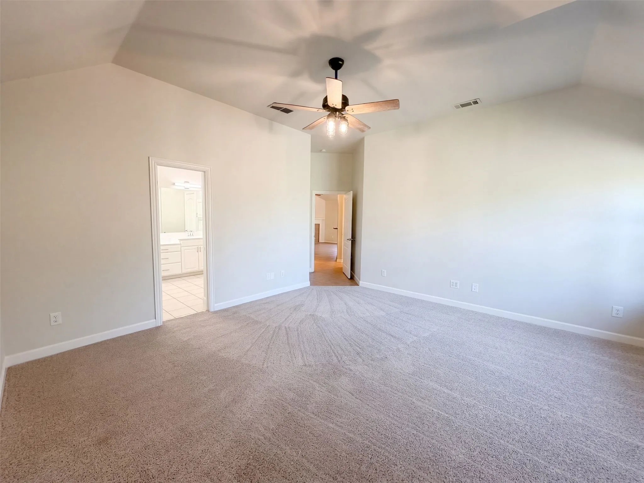 Single Family Residence For Sale in Tarrant County , 2961 Salado Trail, Fort Worth, Texas 76118, 3 Bedroom, 2 Bathroom, 2 Garage spaces, 1,695 Sqft, built in 2002, mls#21410906, Real Estate Agent in Fort Worth, Homes For Sale in Tarrant county, Homes For Sale in Fort Worth, Realtor in Fort Worth Texas, Real Estate Brokerage Independent Realty Texas, Luminita Cordes Realtor