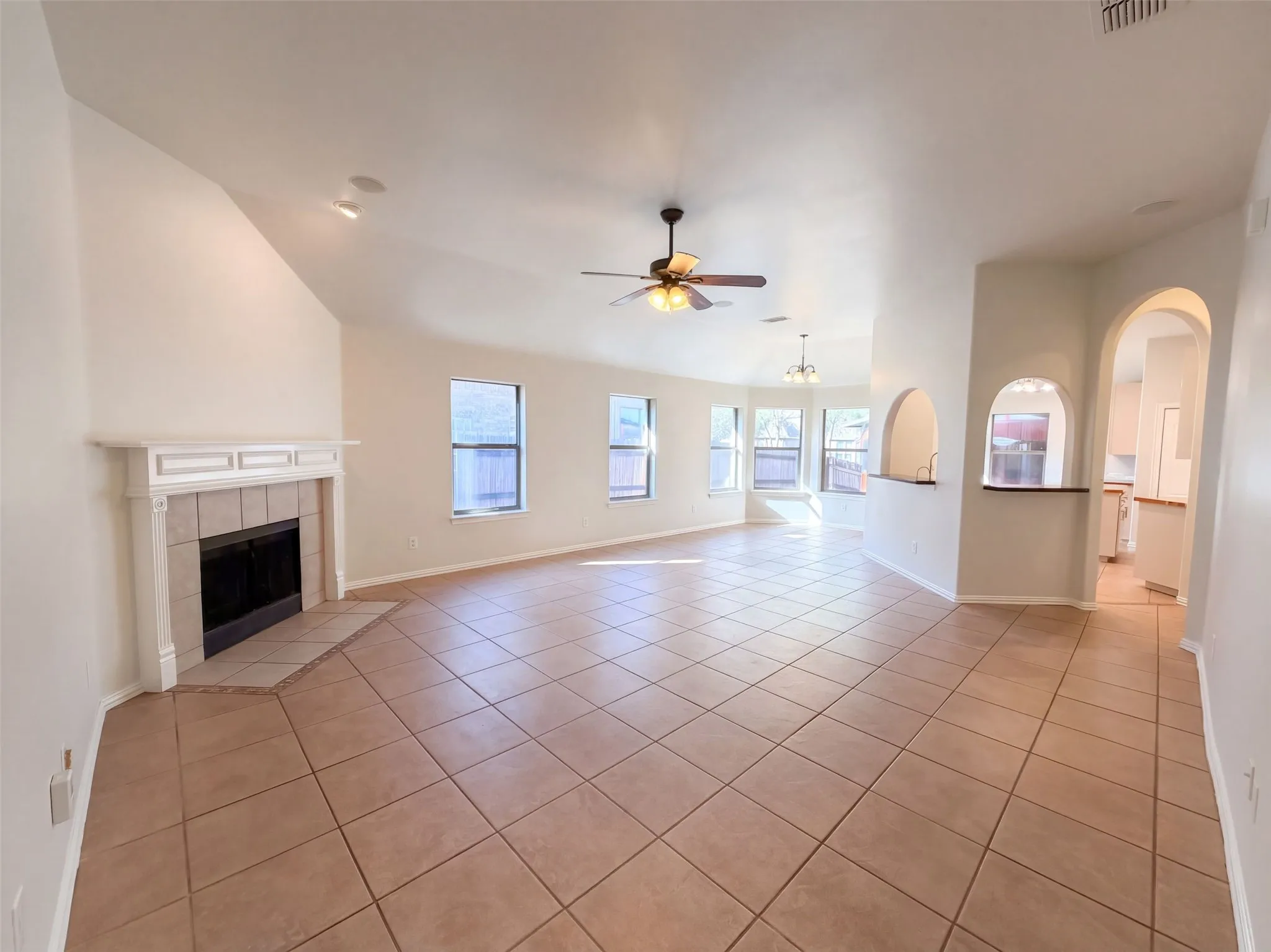 Single Family Residence For Sale in Tarrant County , 2961 Salado Trail, Fort Worth, Texas 76118, 3 Bedroom, 2 Bathroom, 2 Garage spaces, 1,695 Sqft, built in 2002, mls#21410906, Real Estate Agent in Fort Worth, Homes For Sale in Tarrant county, Homes For Sale in Fort Worth, Realtor in Fort Worth Texas, Real Estate Brokerage Independent Realty Texas, Luminita Cordes Realtor