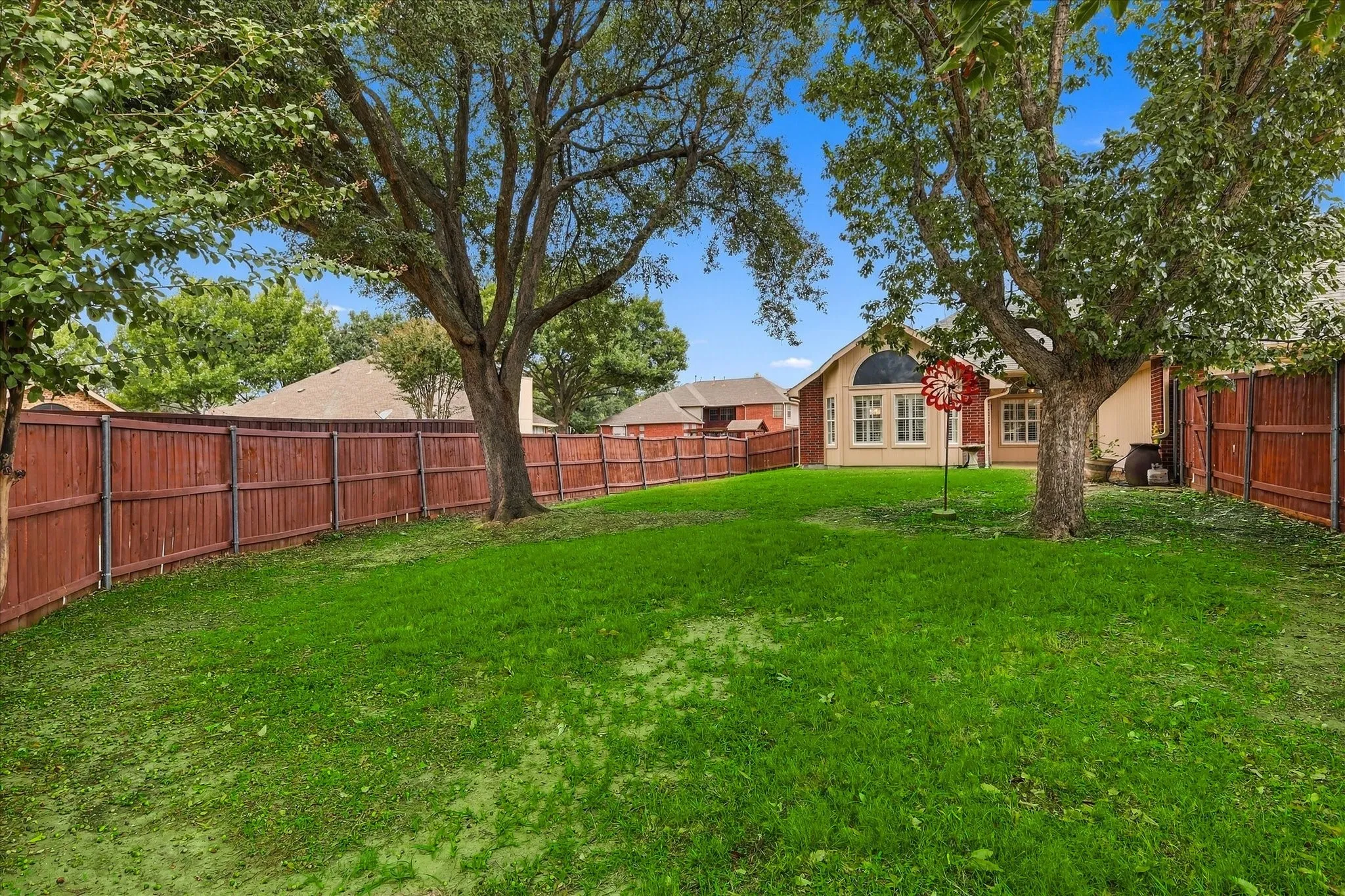 Single Family Residence For Sale in Collin County , 3408 Norwood Circle, Richardson, Texas 75082, 3 Bedroom, 2 Bathroom, 2 Garage spaces, 1,929 Sqft, built in 1992, mls#21405543, Real Estate Agent in Richardson, Homes For Sale in Collin county, Homes For Sale in Richardson, Realtor in Richardson Texas, Real Estate Brokerage Independent Realty Texas, Luminita Cordes Realtor