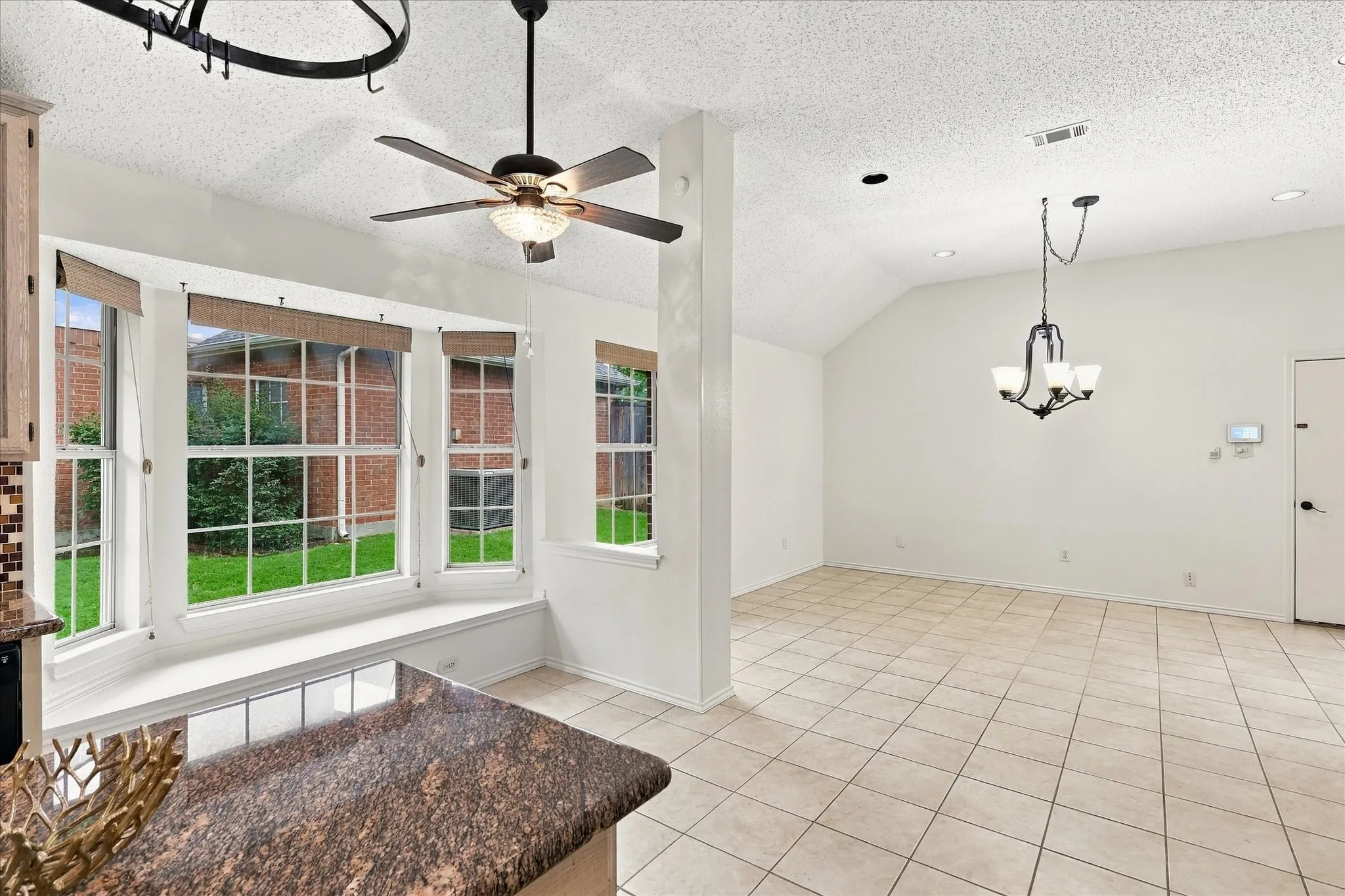 Single Family Residence For Sale in Collin County , 3408 Norwood Circle, Richardson, Texas 75082, 3 Bedroom, 2 Bathroom, 2 Garage spaces, 1,929 Sqft, built in 1992, mls#21405543, Real Estate Agent in Richardson, Homes For Sale in Collin county, Homes For Sale in Richardson, Realtor in Richardson Texas, Real Estate Brokerage Independent Realty Texas, Luminita Cordes Realtor