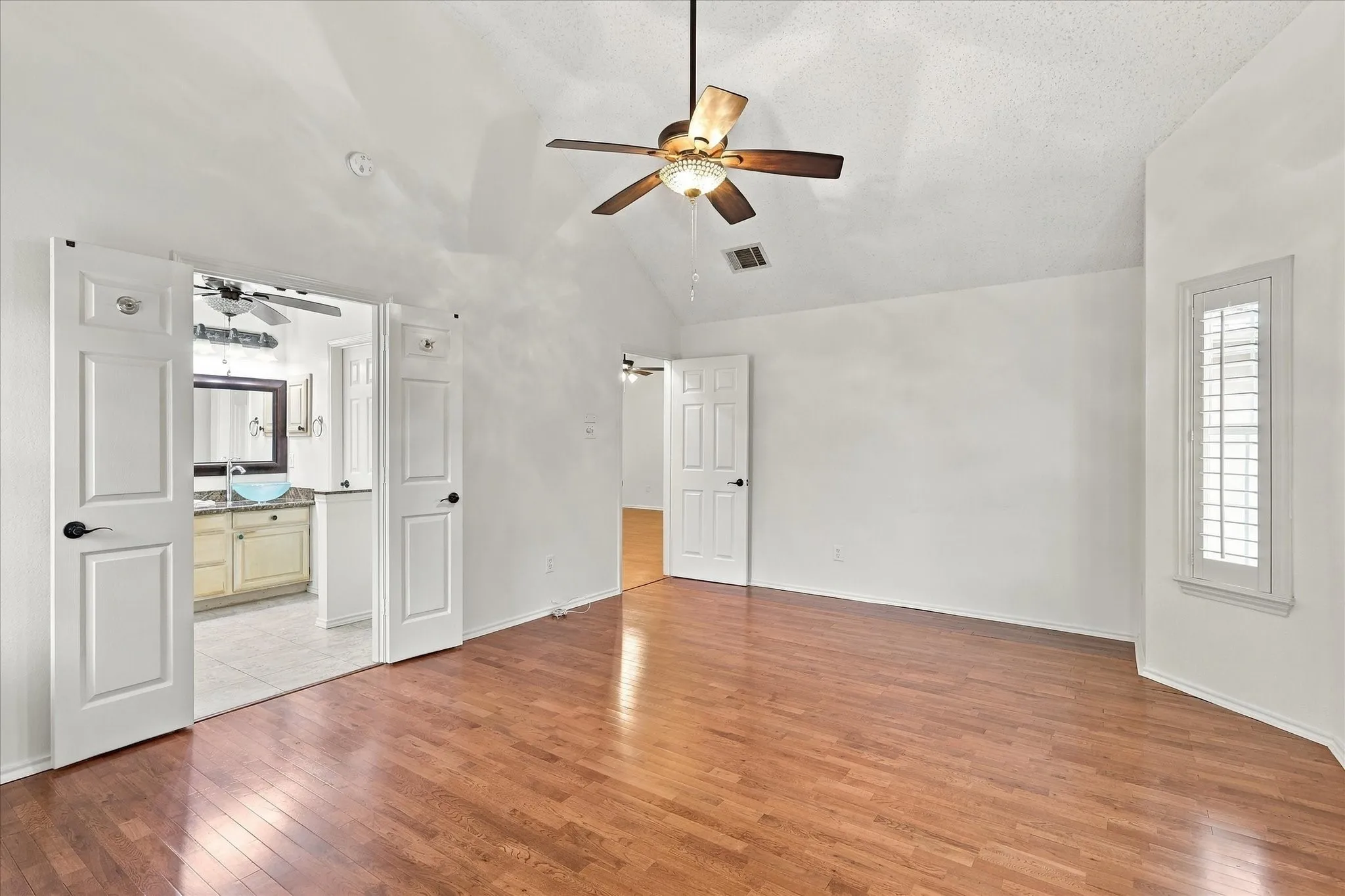 Single Family Residence For Sale in Collin County , 3408 Norwood Circle, Richardson, Texas 75082, 3 Bedroom, 2 Bathroom, 2 Garage spaces, 1,929 Sqft, built in 1992, mls#21405543, Real Estate Agent in Richardson, Homes For Sale in Collin county, Homes For Sale in Richardson, Realtor in Richardson Texas, Real Estate Brokerage Independent Realty Texas, Luminita Cordes Realtor