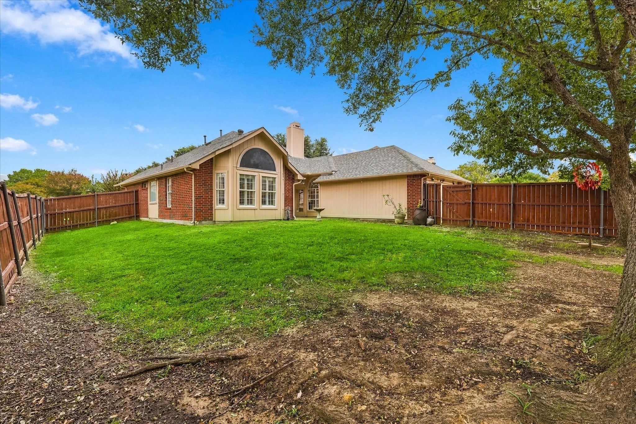 Single Family Residence For Sale in Collin County , 3408 Norwood Circle, Richardson, Texas 75082, 3 Bedroom, 2 Bathroom, 2 Garage spaces, 1,929 Sqft, built in 1992, mls#21405543, Real Estate Agent in Richardson, Homes For Sale in Collin county, Homes For Sale in Richardson, Realtor in Richardson Texas, Real Estate Brokerage Independent Realty Texas, Luminita Cordes Realtor
