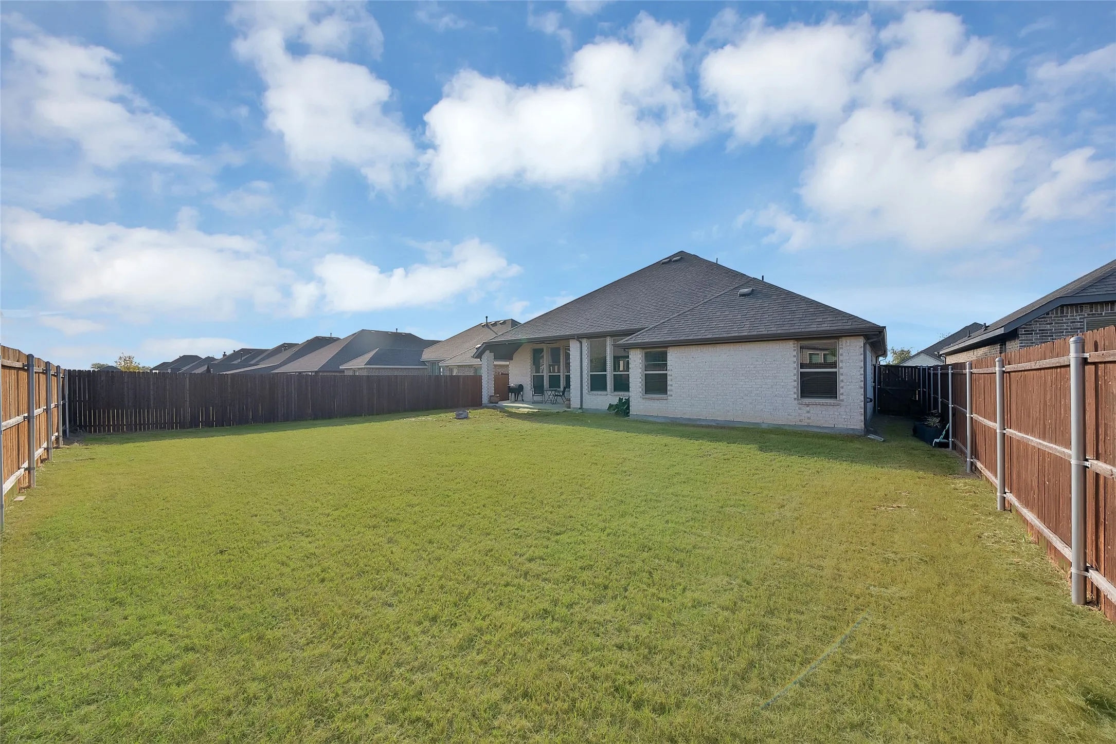 Single Family Residence For Sale in Denton County , 1066 Fleetwood Drive, Justin, Texas 76247, 4 Bedroom, 3 Bathroom, 2 Garage spaces, 2,693 Sqft, built in 2023, mls#21410769, Real Estate Agent in Justin, Homes For Sale in Denton county, Homes For Sale in Justin, Realtor in Justin Texas, Real Estate Brokerage Independent Realty Texas, Luminita Cordes Realtor