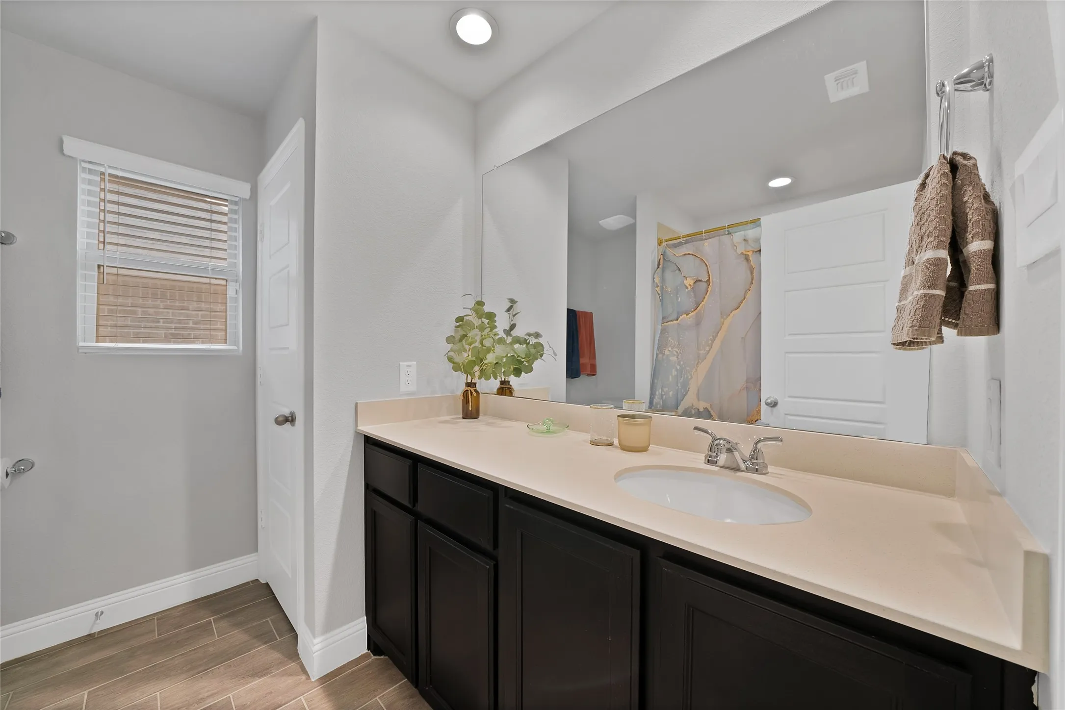 Single Family Residence For Sale in Denton County , 1066 Fleetwood Drive, Justin, Texas 76247, 4 Bedroom, 3 Bathroom, 2 Garage spaces, 2,693 Sqft, built in 2023, mls#21410769, Real Estate Agent in Justin, Homes For Sale in Denton county, Homes For Sale in Justin, Realtor in Justin Texas, Real Estate Brokerage Independent Realty Texas, Luminita Cordes Realtor
