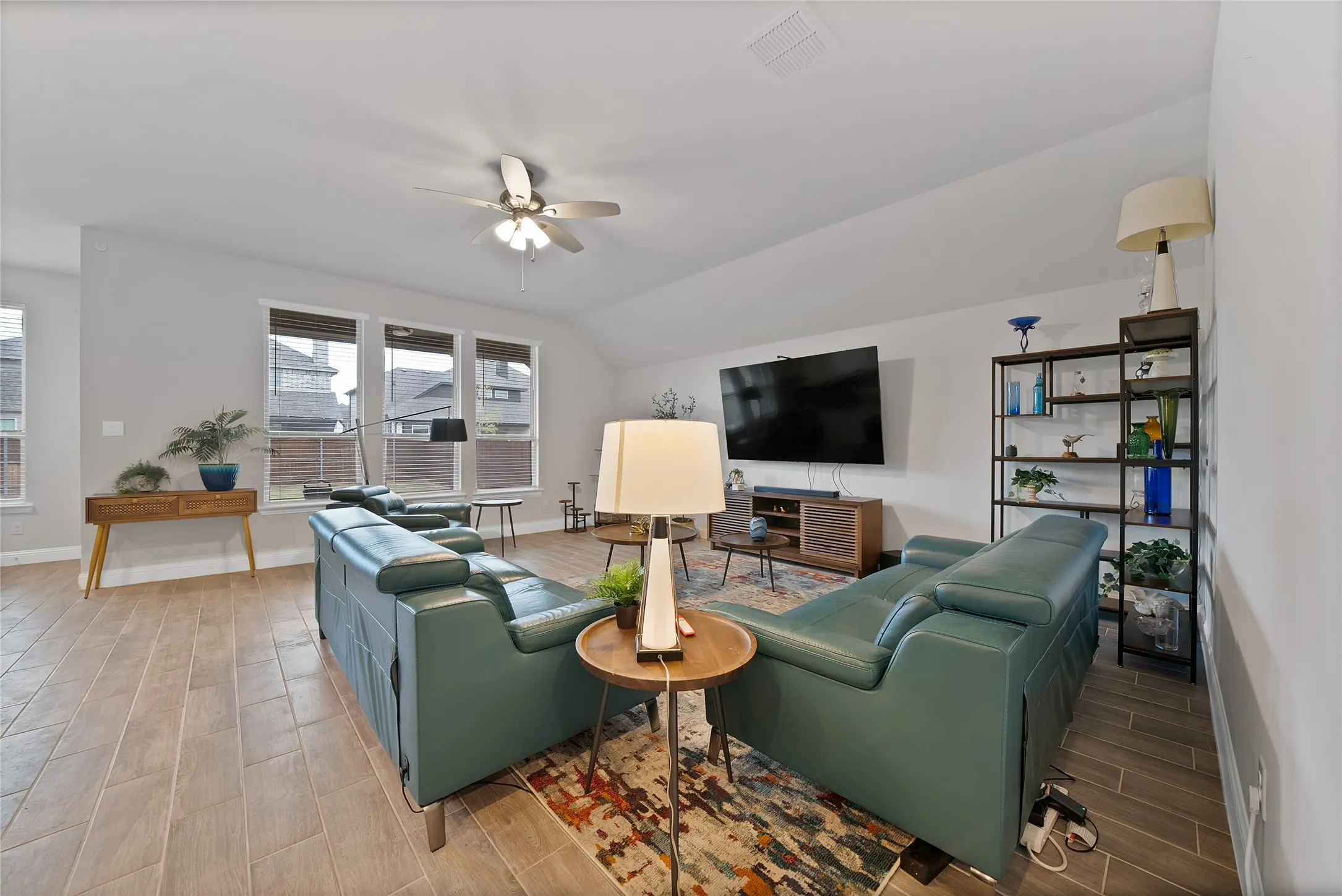 Single Family Residence For Sale in Denton County , 1066 Fleetwood Drive, Justin, Texas 76247, 4 Bedroom, 3 Bathroom, 2 Garage spaces, 2,693 Sqft, built in 2023, mls#21410769, Real Estate Agent in Justin, Homes For Sale in Denton county, Homes For Sale in Justin, Realtor in Justin Texas, Real Estate Brokerage Independent Realty Texas, Luminita Cordes Realtor