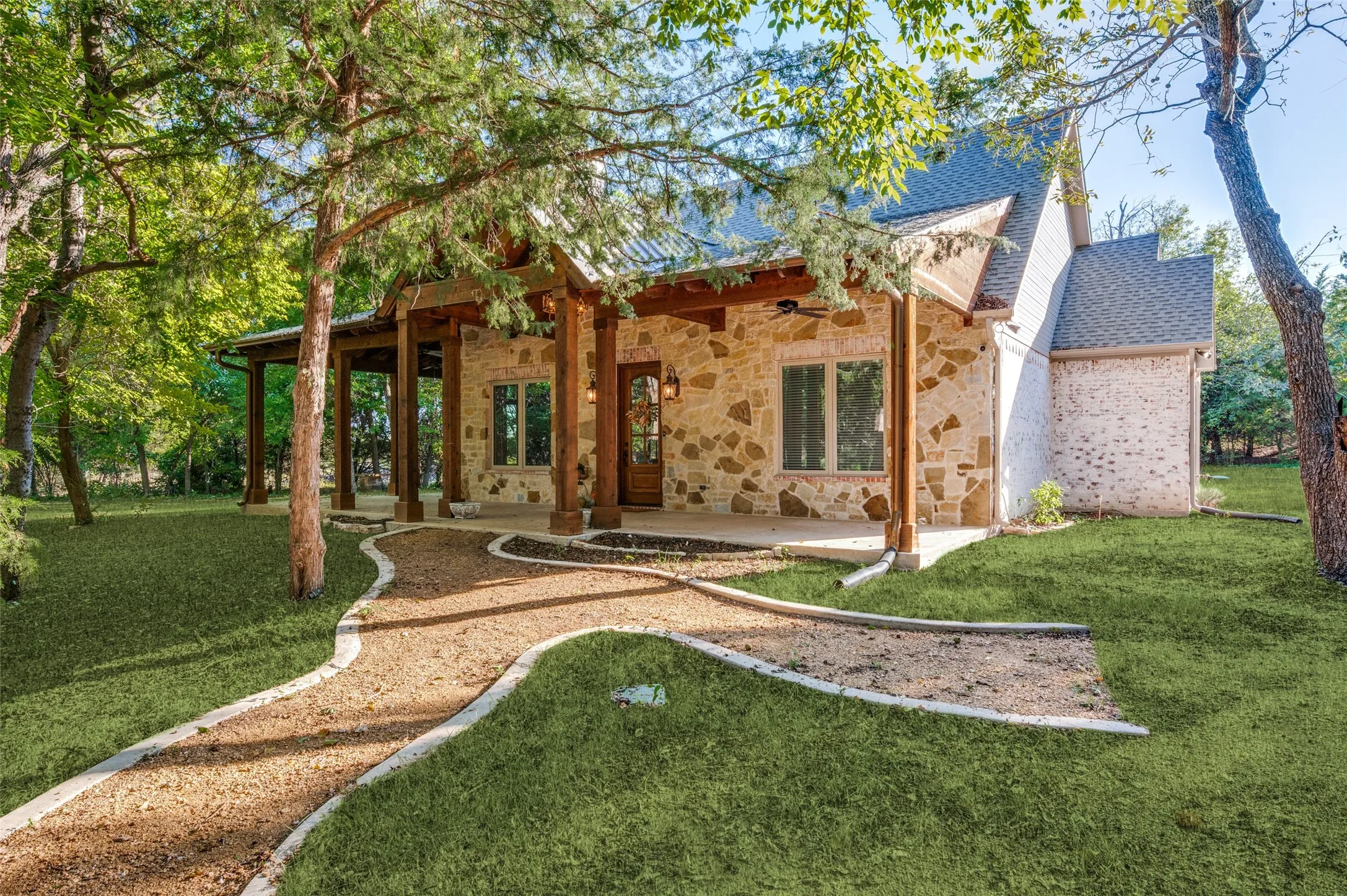Single Family Residence For Sale in Collin County , 8515 COUNTRY CREEK Lane, Prosper, Texas 75078, 6 Bedroom, 6 Bathroom, 6 Garage spaces, 5,074 Sqft, built in 1996, mls#21404767, Real Estate Agent in Prosper, Homes For Sale in Collin county, Homes For Sale in Prosper, Realtor in Prosper Texas, Real Estate Brokerage Independent Realty Texas, Luminita Cordes Realtor