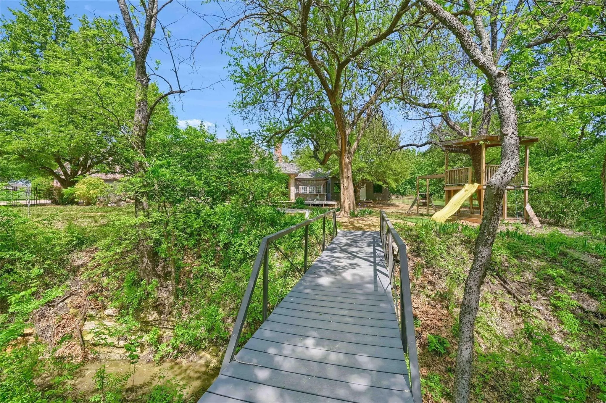Single Family Residence For Sale in Collin County , 8515 COUNTRY CREEK Lane, Prosper, Texas 75078, 6 Bedroom, 6 Bathroom, 6 Garage spaces, 5,074 Sqft, built in 1996, mls#21404767, Real Estate Agent in Prosper, Homes For Sale in Collin county, Homes For Sale in Prosper, Realtor in Prosper Texas, Real Estate Brokerage Independent Realty Texas, Luminita Cordes Realtor