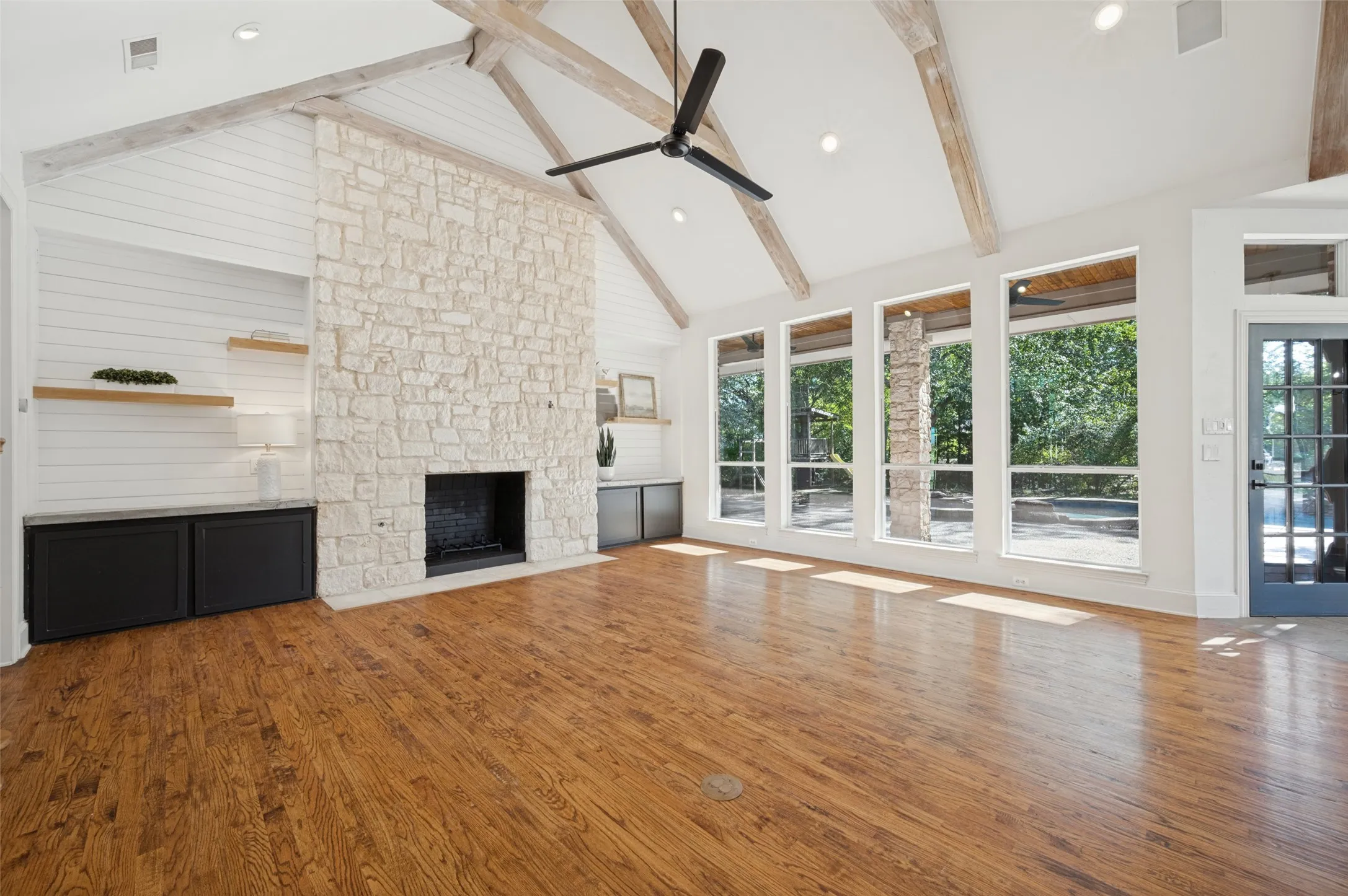 Single Family Residence For Sale in Collin County , 8515 COUNTRY CREEK Lane, Prosper, Texas 75078, 6 Bedroom, 6 Bathroom, 6 Garage spaces, 5,074 Sqft, built in 1996, mls#21404767, Real Estate Agent in Prosper, Homes For Sale in Collin county, Homes For Sale in Prosper, Realtor in Prosper Texas, Real Estate Brokerage Independent Realty Texas, Luminita Cordes Realtor