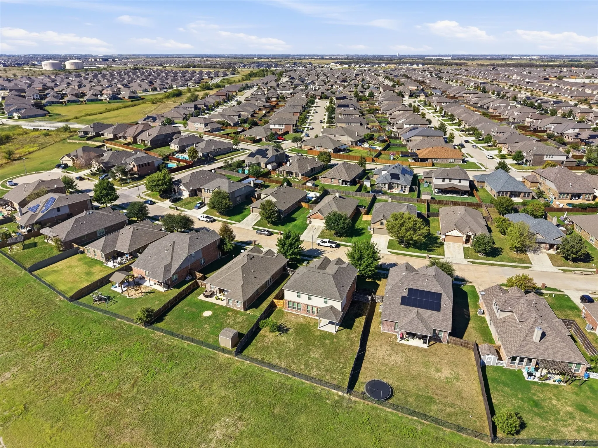Single Family Residence For Sale in Tarrant County , 813 Salida Road, Fort Worth, Texas 76052, 4 Bedroom, 4 Bathroom, 2 Garage spaces, 2,675 Sqft, built in 2013, mls#21402875, Real Estate Agent in Fort Worth, Homes For Sale in Tarrant county, Homes For Sale in Fort Worth, Realtor in Fort Worth Texas, Real Estate Brokerage Independent Realty Texas, Luminita Cordes Realtor