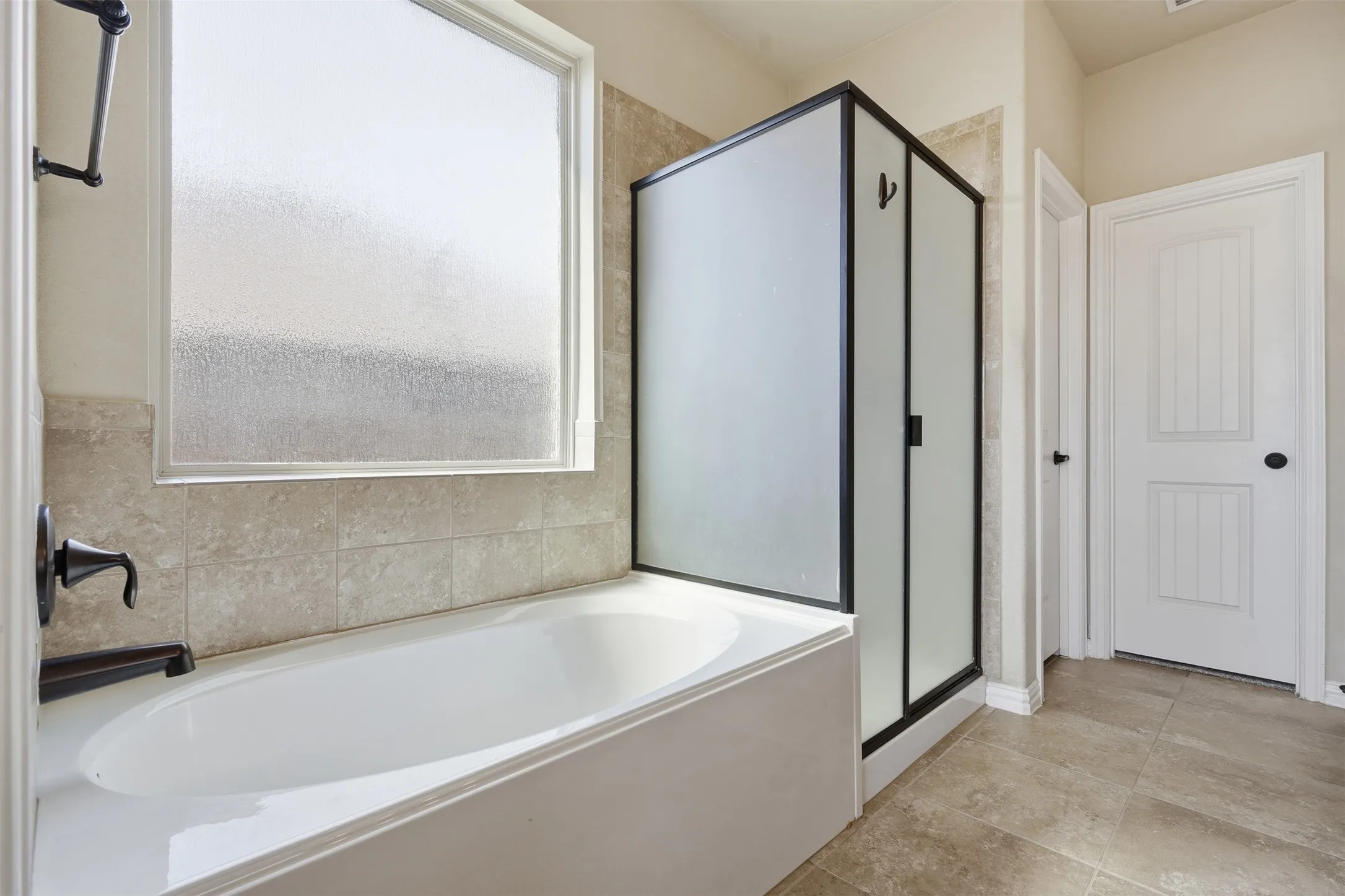 Single Family Residence For Sale in Tarrant County , 813 Salida Road, Fort Worth, Texas 76052, 4 Bedroom, 4 Bathroom, 2 Garage spaces, 2,675 Sqft, built in 2013, mls#21402875, Real Estate Agent in Fort Worth, Homes For Sale in Tarrant county, Homes For Sale in Fort Worth, Realtor in Fort Worth Texas, Real Estate Brokerage Independent Realty Texas, Luminita Cordes Realtor