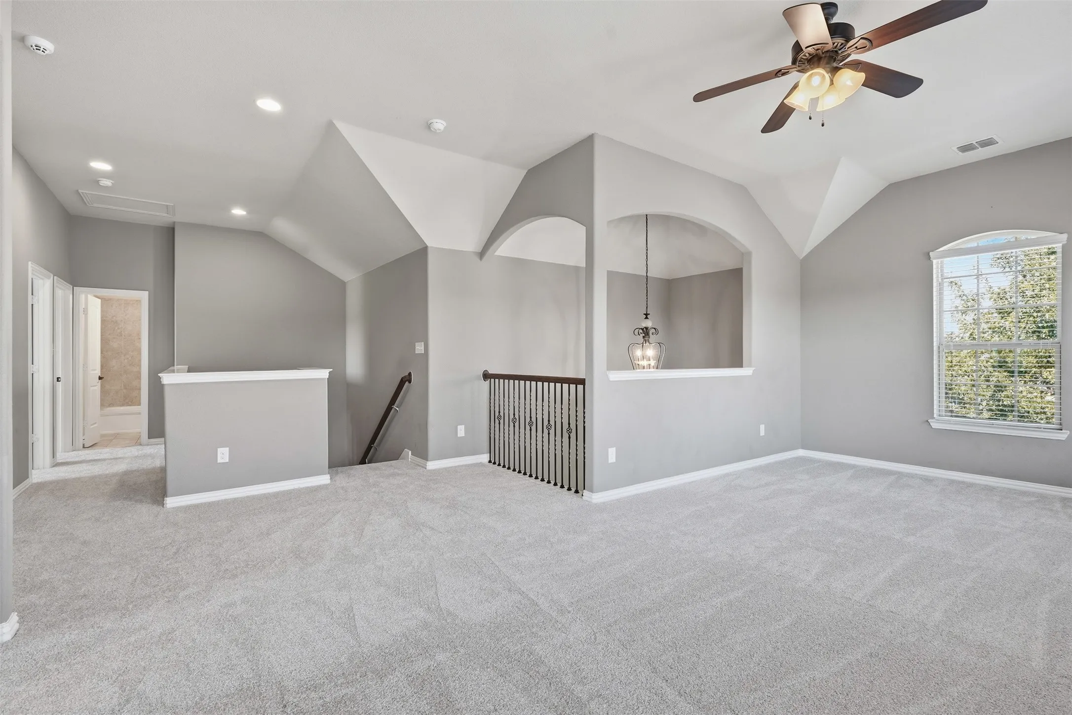 Single Family Residence For Sale in Tarrant County , 813 Salida Road, Fort Worth, Texas 76052, 4 Bedroom, 4 Bathroom, 2 Garage spaces, 2,675 Sqft, built in 2013, mls#21402875, Real Estate Agent in Fort Worth, Homes For Sale in Tarrant county, Homes For Sale in Fort Worth, Realtor in Fort Worth Texas, Real Estate Brokerage Independent Realty Texas, Luminita Cordes Realtor