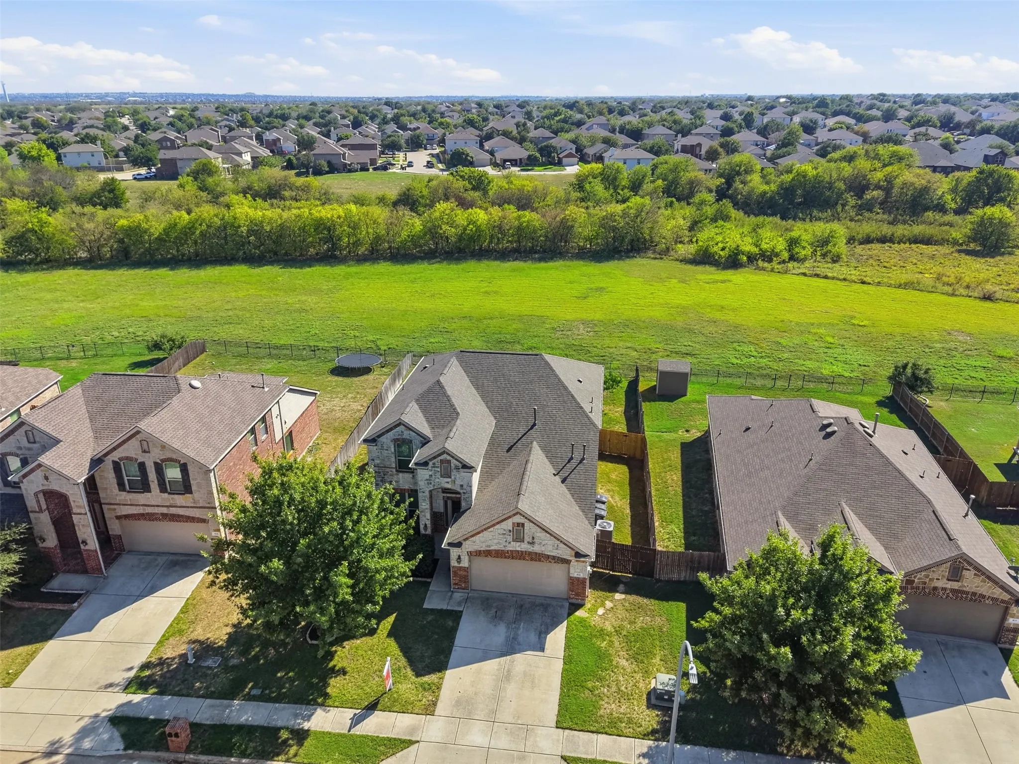 Single Family Residence For Sale in Tarrant County , 813 Salida Road, Fort Worth, Texas 76052, 4 Bedroom, 4 Bathroom, 2 Garage spaces, 2,675 Sqft, built in 2013, mls#21402875, Real Estate Agent in Fort Worth, Homes For Sale in Tarrant county, Homes For Sale in Fort Worth, Realtor in Fort Worth Texas, Real Estate Brokerage Independent Realty Texas, Luminita Cordes Realtor