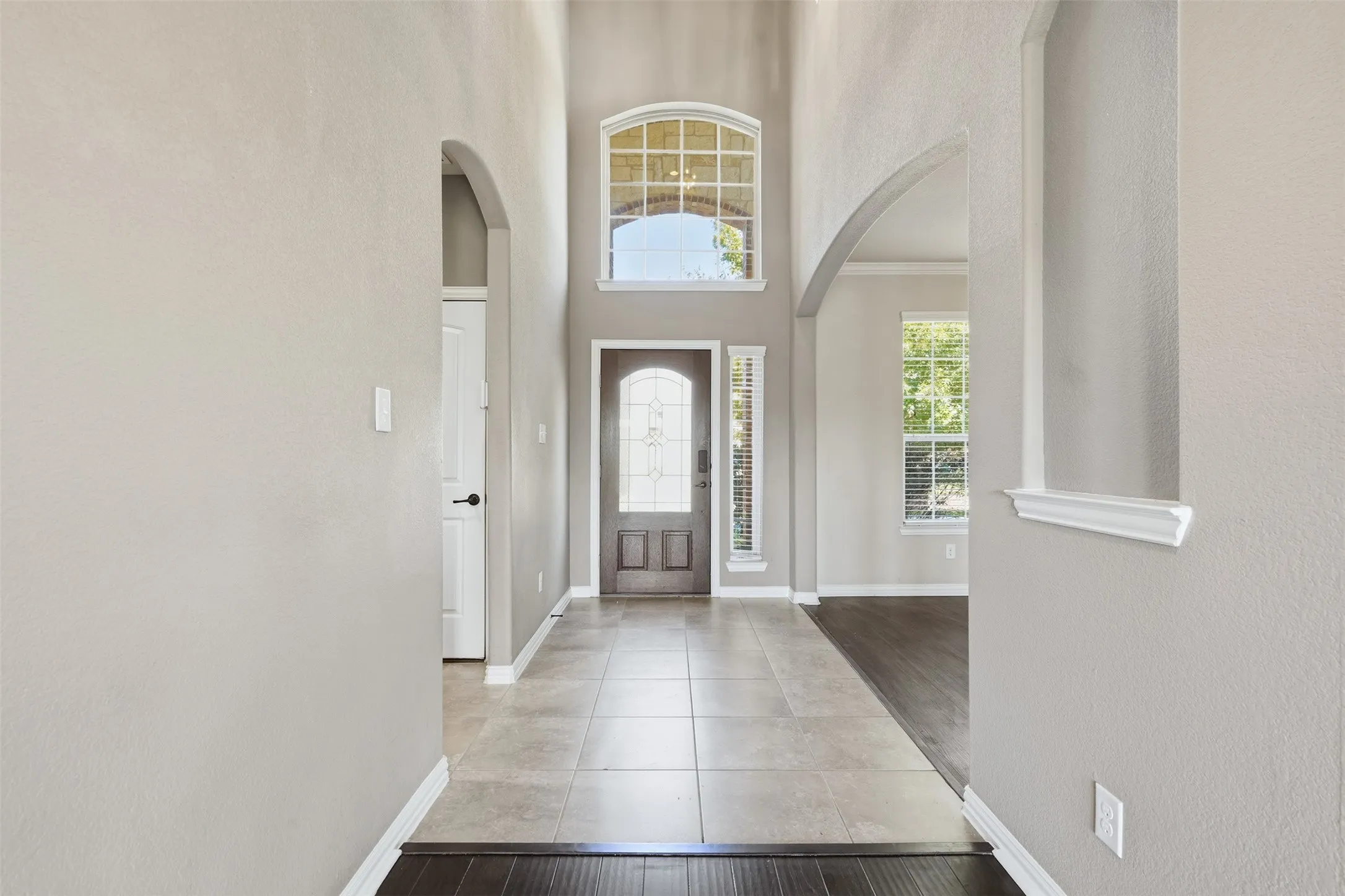 Single Family Residence For Sale in Tarrant County , 813 Salida Road, Fort Worth, Texas 76052, 4 Bedroom, 4 Bathroom, 2 Garage spaces, 2,675 Sqft, built in 2013, mls#21402875, Real Estate Agent in Fort Worth, Homes For Sale in Tarrant county, Homes For Sale in Fort Worth, Realtor in Fort Worth Texas, Real Estate Brokerage Independent Realty Texas, Luminita Cordes Realtor