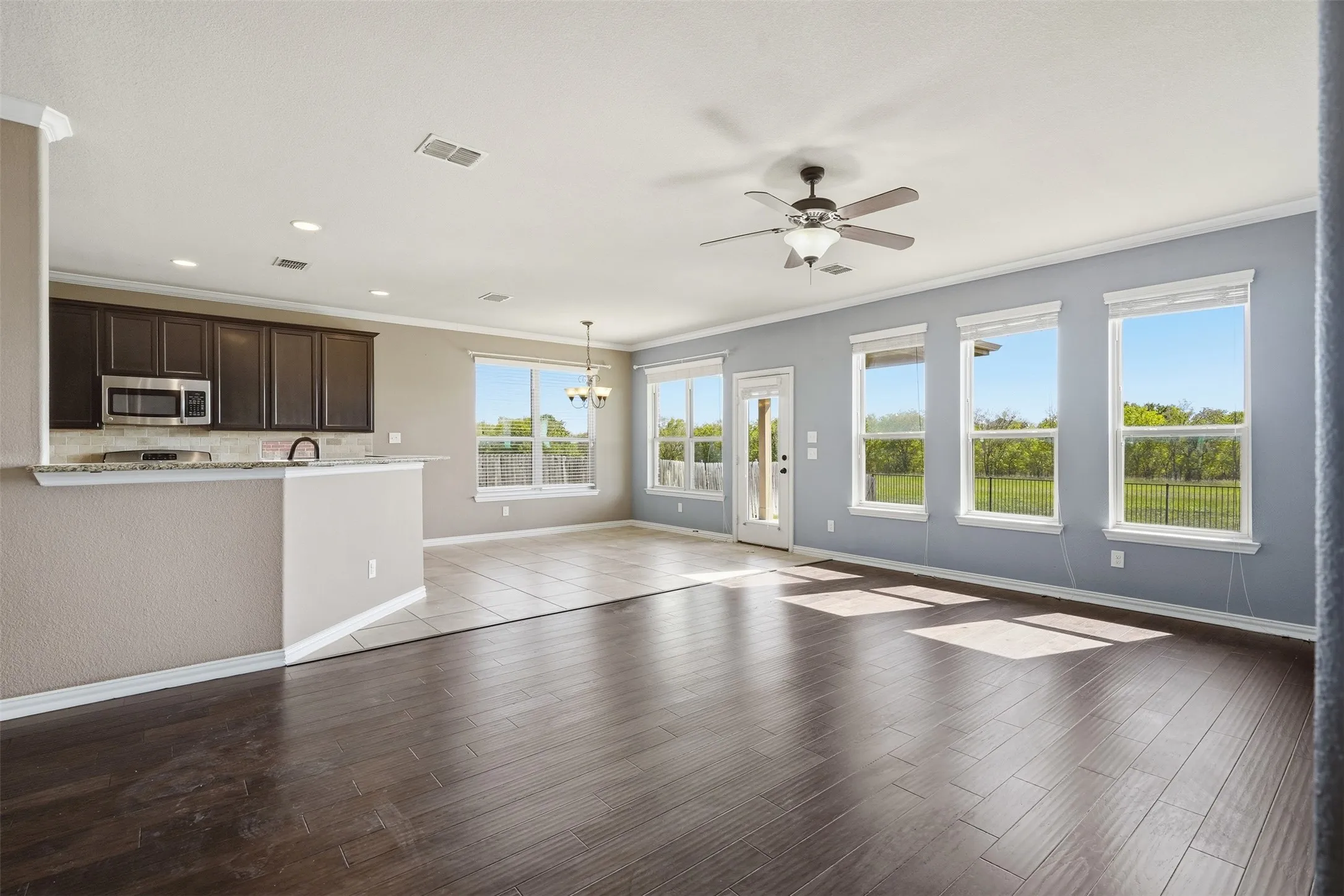 Single Family Residence For Sale in Tarrant County , 813 Salida Road, Fort Worth, Texas 76052, 4 Bedroom, 4 Bathroom, 2 Garage spaces, 2,675 Sqft, built in 2013, mls#21402875, Real Estate Agent in Fort Worth, Homes For Sale in Tarrant county, Homes For Sale in Fort Worth, Realtor in Fort Worth Texas, Real Estate Brokerage Independent Realty Texas, Luminita Cordes Realtor
