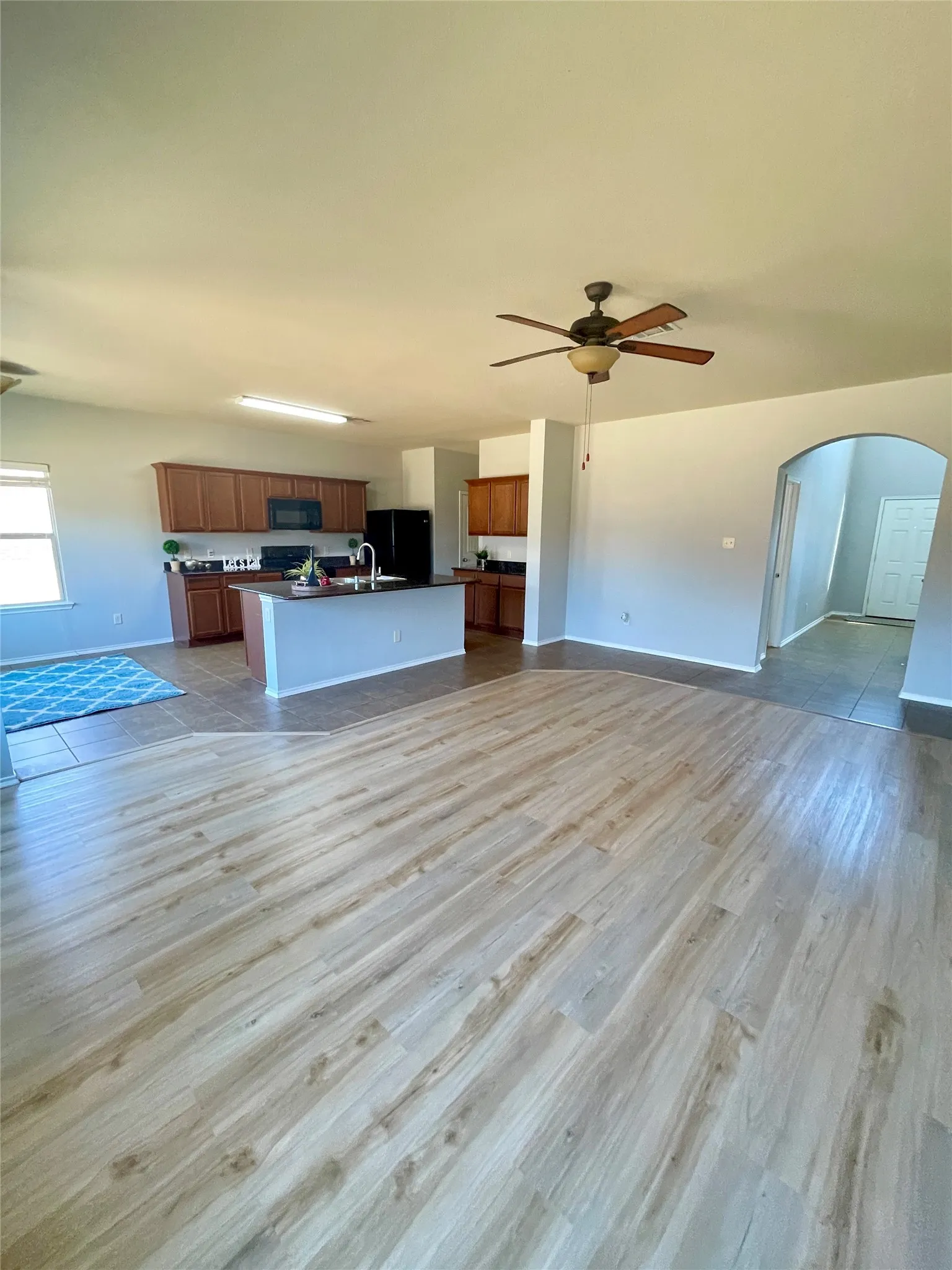 Single Family Residence For Rent in Collin County , 406 Paddock Lane, Celina, Texas 75009, 5 Bedroom, 3 Bathroom, 2 Garage spaces, 2,586 Sqft, built in 2014, mls#21410939, Real Estate Agent in Celina, Homes For Rent in Collin county, Homes For Rent in Celina, Realtor in Celina Texas, Real Estate Brokerage Independent Realty Texas, Luminita Cordes Realtor