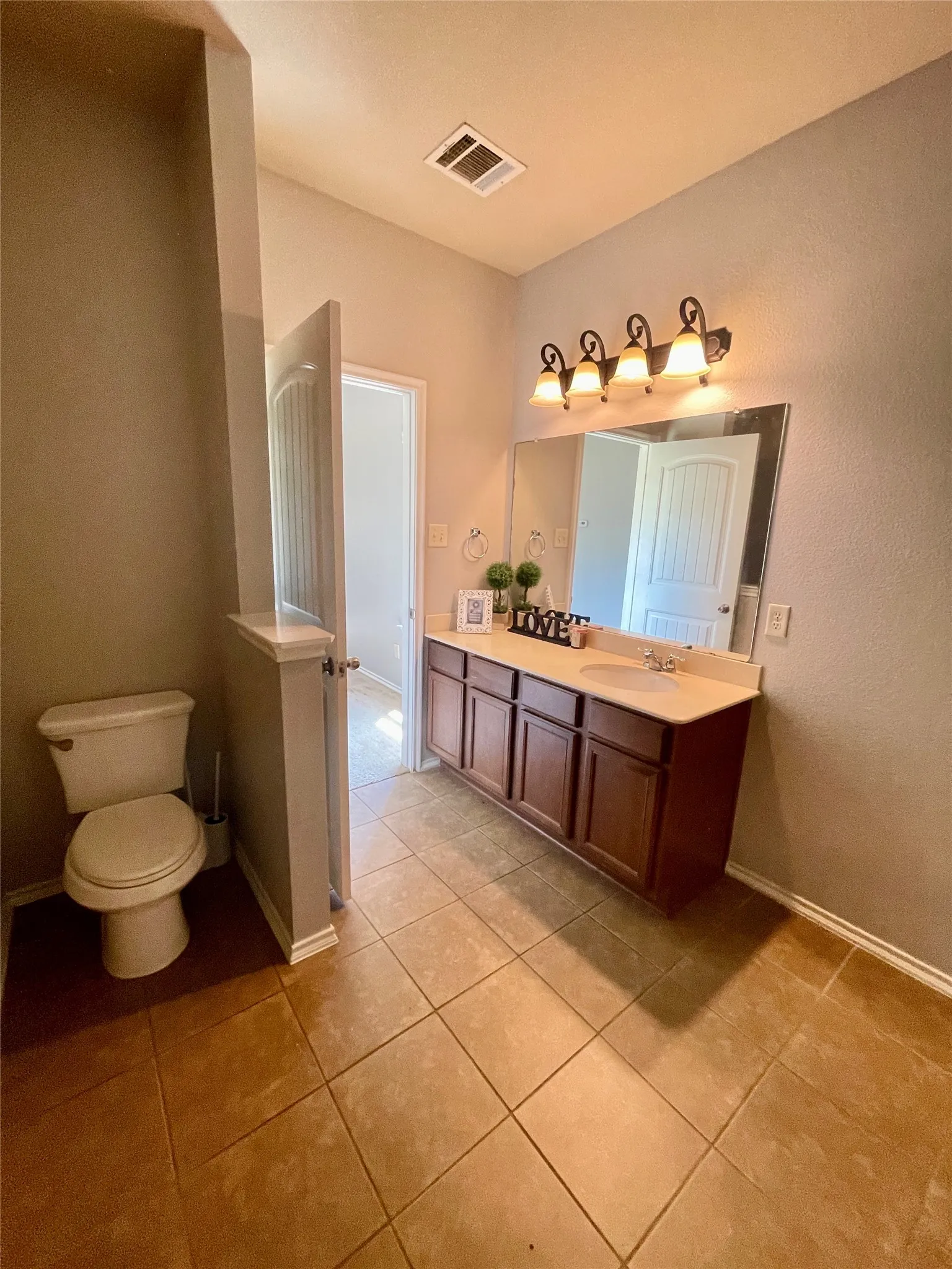 Single Family Residence For Rent in Collin County , 406 Paddock Lane, Celina, Texas 75009, 5 Bedroom, 3 Bathroom, 2 Garage spaces, 2,586 Sqft, built in 2014, mls#21410939, Real Estate Agent in Celina, Homes For Rent in Collin county, Homes For Rent in Celina, Realtor in Celina Texas, Real Estate Brokerage Independent Realty Texas, Luminita Cordes Realtor