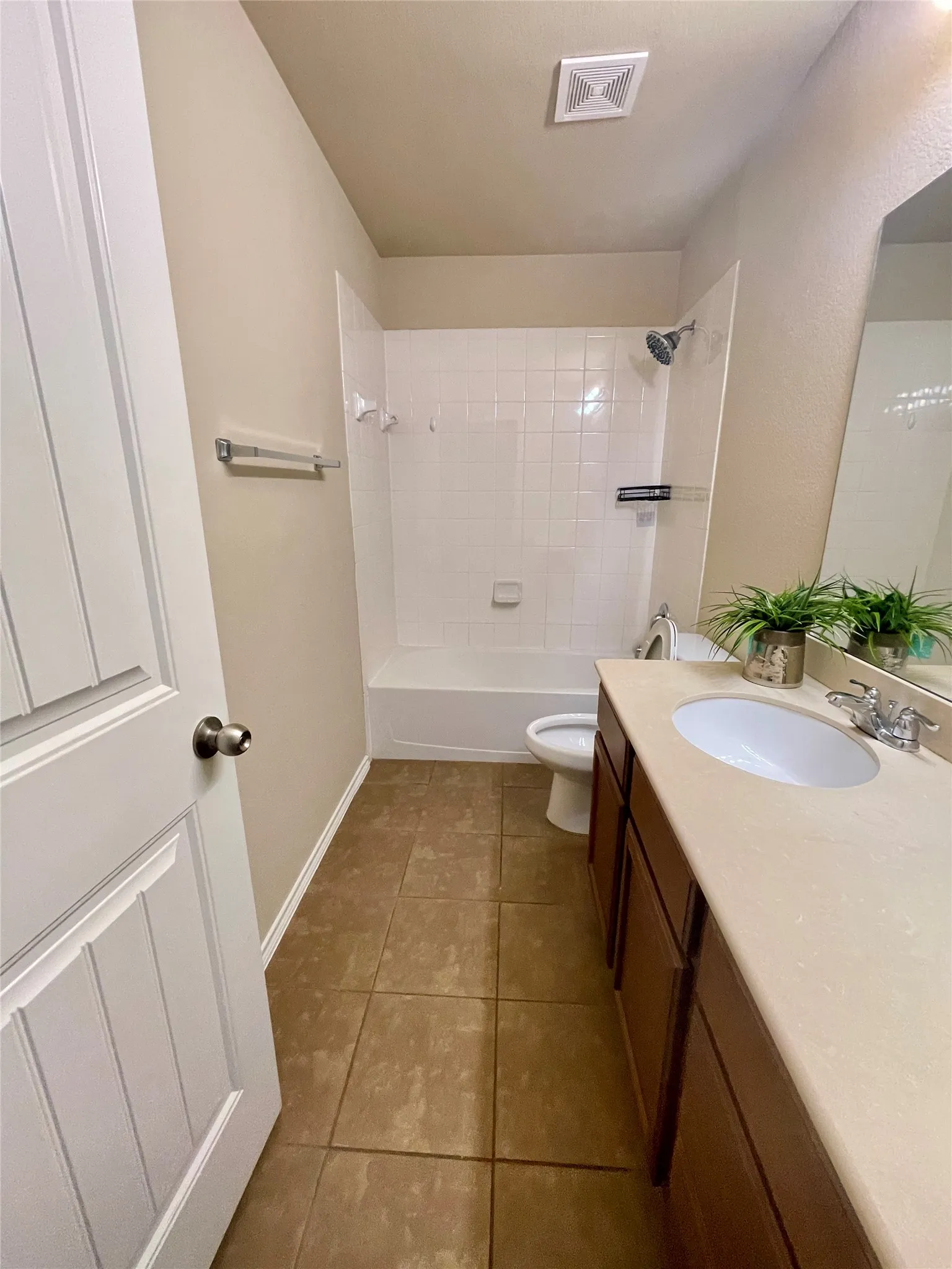 Single Family Residence For Rent in Collin County , 406 Paddock Lane, Celina, Texas 75009, 5 Bedroom, 3 Bathroom, 2 Garage spaces, 2,586 Sqft, built in 2014, mls#21410939, Real Estate Agent in Celina, Homes For Rent in Collin county, Homes For Rent in Celina, Realtor in Celina Texas, Real Estate Brokerage Independent Realty Texas, Luminita Cordes Realtor