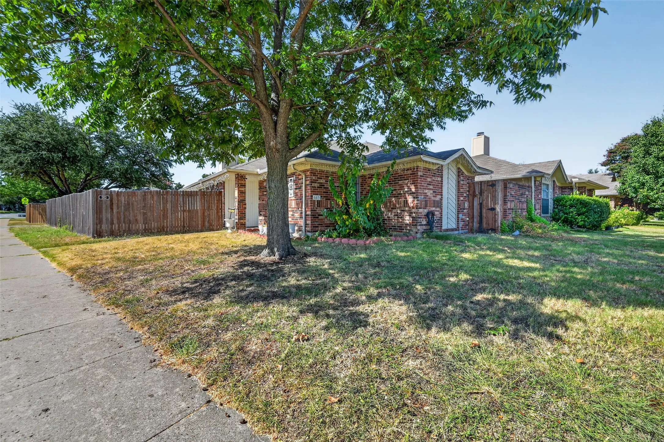 Single Family Residence For Rent in Dallas County , 583 Kirkland Drive, Coppell, Texas 75019, 3 Bedroom, 2 Bathroom, 1 Garage spaces, 1,425 Sqft, built in 1984, mls#21410946, Real Estate Agent in Coppell, Homes For Rent in Dallas county, Homes For Rent in Coppell, Realtor in Coppell Texas, Real Estate Brokerage Independent Realty Texas, Luminita Cordes Realtor