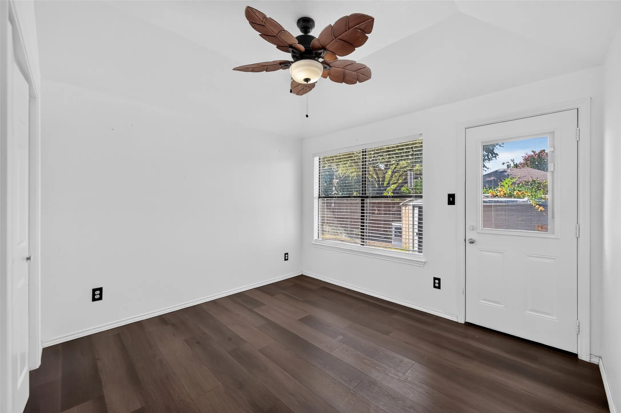 Single Family Residence For Rent in Dallas County , 583 Kirkland Drive, Coppell, Texas 75019, 3 Bedroom, 2 Bathroom, 1 Garage spaces, 1,425 Sqft, built in 1984, mls#21410946, Real Estate Agent in Coppell, Homes For Rent in Dallas county, Homes For Rent in Coppell, Realtor in Coppell Texas, Real Estate Brokerage Independent Realty Texas, Luminita Cordes Realtor