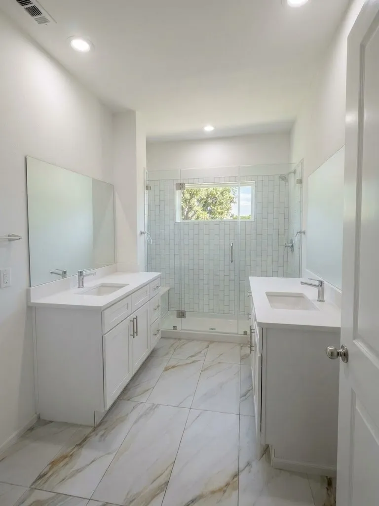 Condominium For Rent in Dallas County , 5647 Live Oak Street 105, Dallas, Texas 75206, 2 Bedroom, 3 Bathroom, 2 Garage spaces, 1,561 Sqft, built in 2022, mls#21410755, Real Estate Agent in Dallas, Homes For Rent in Dallas county, Homes For Rent in Dallas, Realtor in Dallas Texas, Real Estate Brokerage Independent Realty Texas, Luminita Cordes Realtor