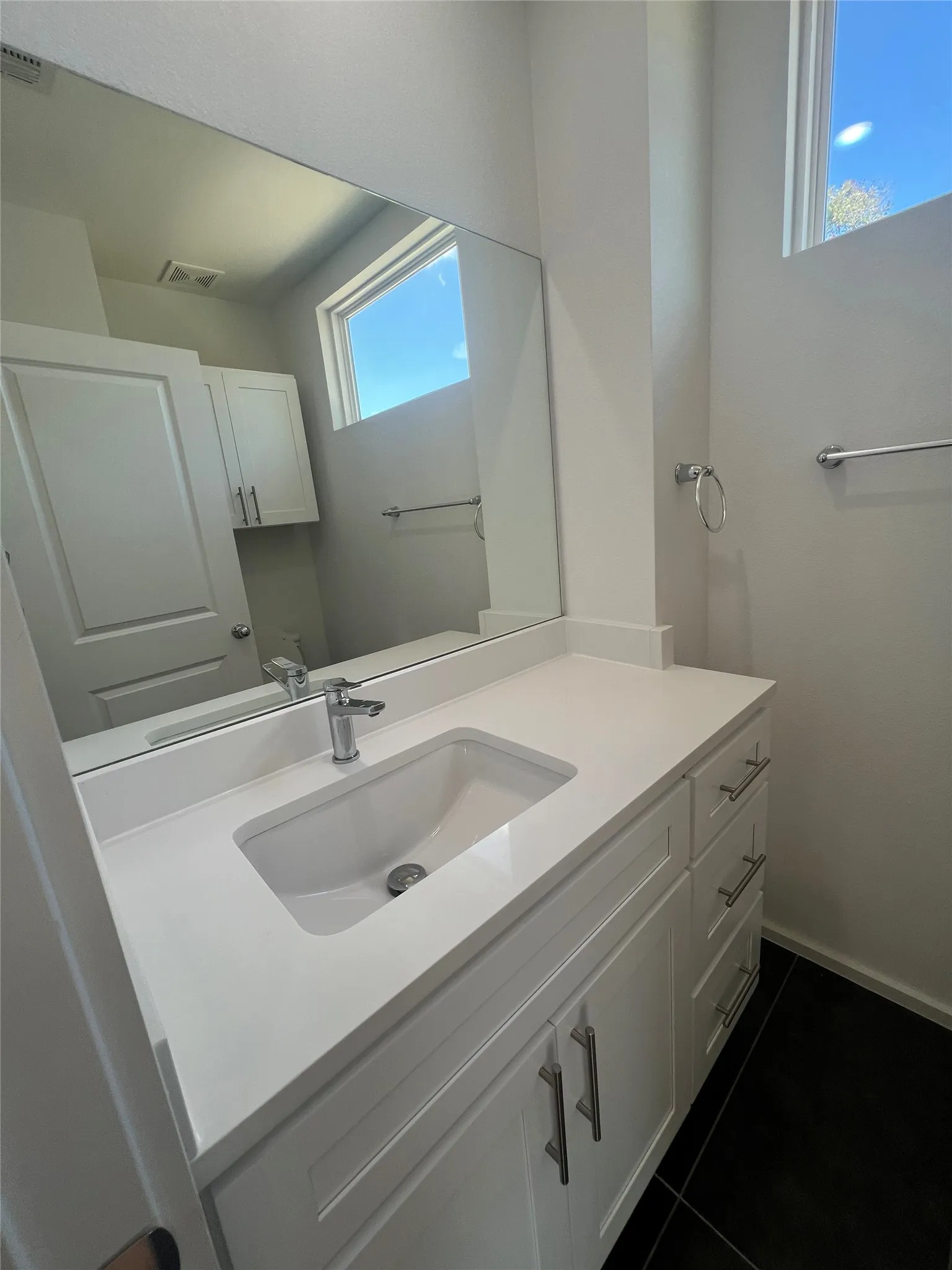 Condominium For Rent in Dallas County , 5647 Live Oak Street 105, Dallas, Texas 75206, 2 Bedroom, 3 Bathroom, 2 Garage spaces, 1,561 Sqft, built in 2022, mls#21410755, Real Estate Agent in Dallas, Homes For Rent in Dallas county, Homes For Rent in Dallas, Realtor in Dallas Texas, Real Estate Brokerage Independent Realty Texas, Luminita Cordes Realtor