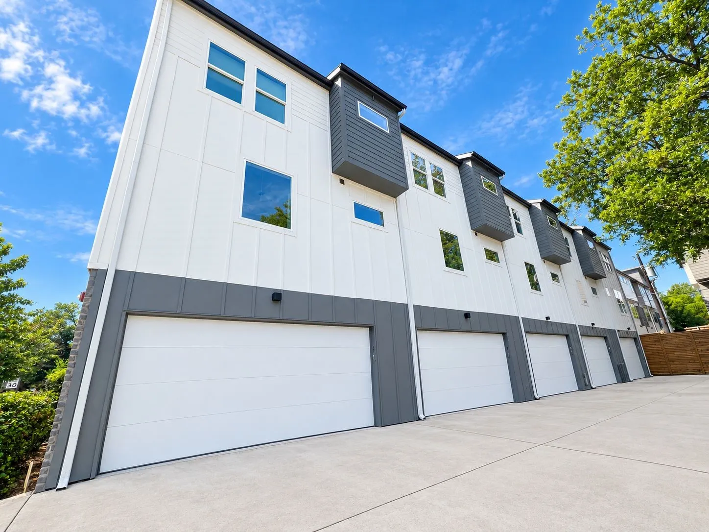 Condominium For Rent in Dallas County , 5647 Live Oak Street 105, Dallas, Texas 75206, 2 Bedroom, 3 Bathroom, 2 Garage spaces, 1,561 Sqft, built in 2022, mls#21410755, Real Estate Agent in Dallas, Homes For Rent in Dallas county, Homes For Rent in Dallas, Realtor in Dallas Texas, Real Estate Brokerage Independent Realty Texas, Luminita Cordes Realtor