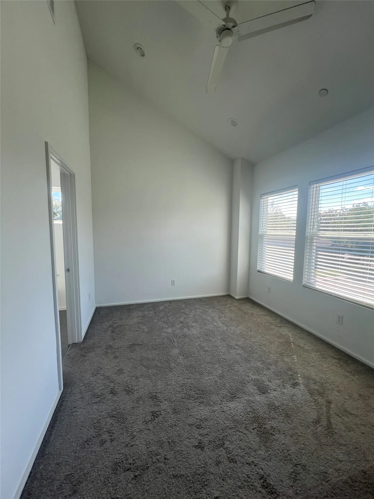Condominium For Rent in Dallas County , 5647 Live Oak Street 105, Dallas, Texas 75206, 2 Bedroom, 3 Bathroom, 2 Garage spaces, 1,561 Sqft, built in 2022, mls#21410755, Real Estate Agent in Dallas, Homes For Rent in Dallas county, Homes For Rent in Dallas, Realtor in Dallas Texas, Real Estate Brokerage Independent Realty Texas, Luminita Cordes Realtor