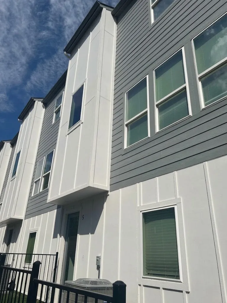 Condominium For Rent in Dallas County , 5647 Live Oak Street 105, Dallas, Texas 75206, 2 Bedroom, 3 Bathroom, 2 Garage spaces, 1,561 Sqft, built in 2022, mls#21410755, Real Estate Agent in Dallas, Homes For Rent in Dallas county, Homes For Rent in Dallas, Realtor in Dallas Texas, Real Estate Brokerage Independent Realty Texas, Luminita Cordes Realtor