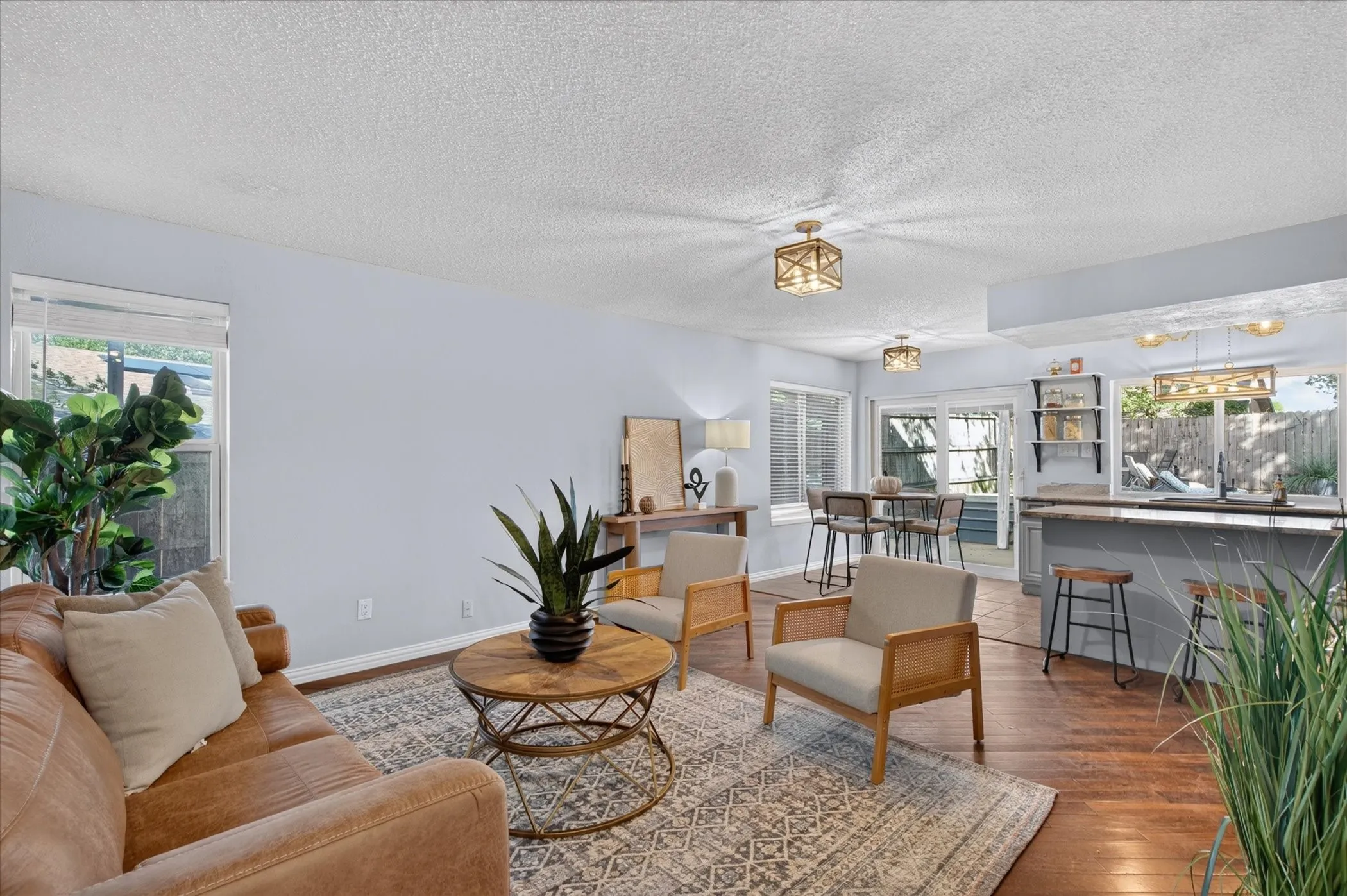 Single Family Residence For Sale in Tarrant County , 2801 Meandering Way, Bedford, Texas 76021, 3 Bedroom, 3 Bathroom, 2 Garage spaces, 2,269 Sqft, built in 1977, mls#21408456, Real Estate Agent in Bedford, Homes For Sale in Tarrant county, Homes For Sale in Bedford, Realtor in Bedford Texas, Real Estate Brokerage Independent Realty Texas, Luminita Cordes Realtor