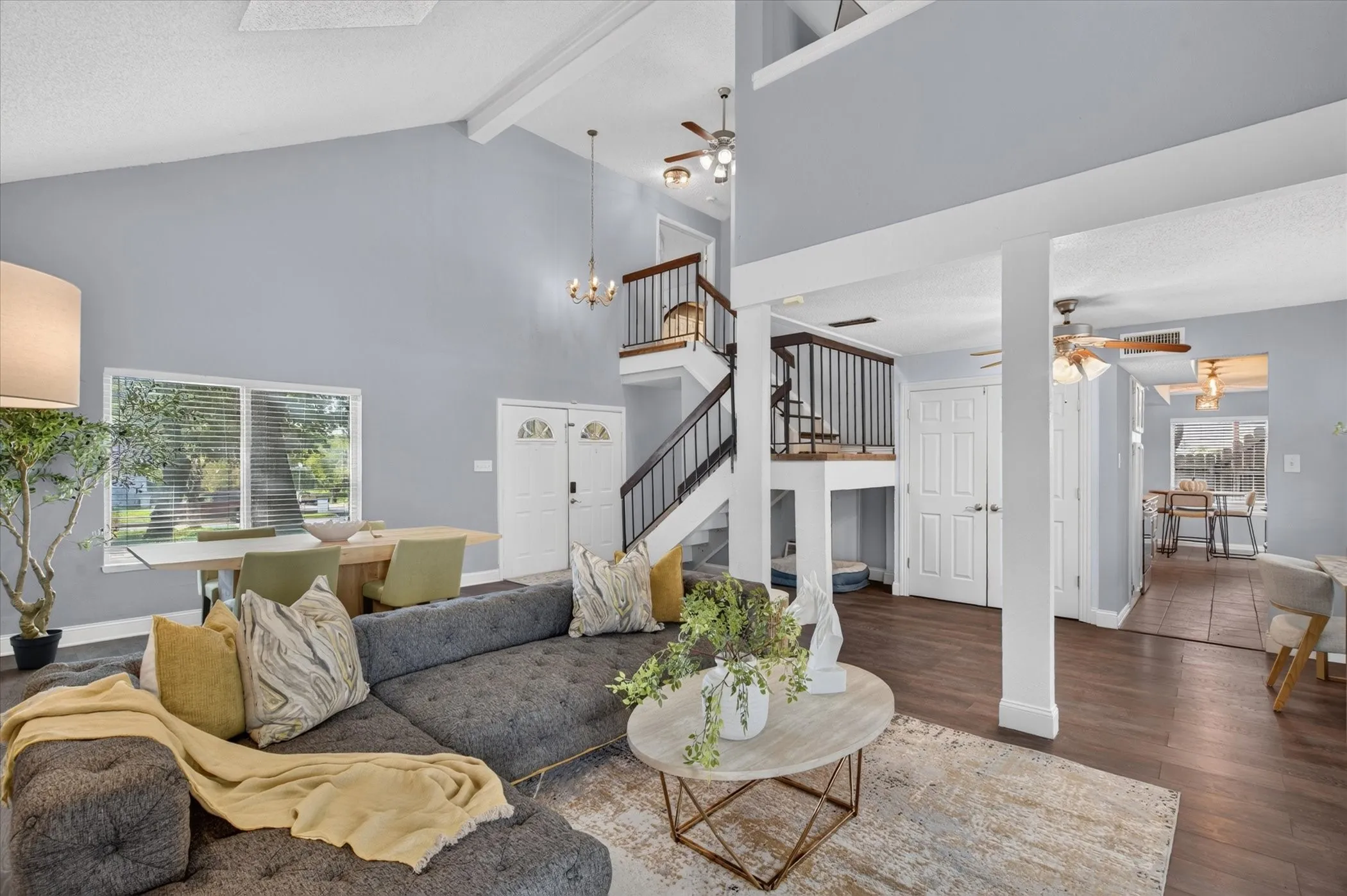 Single Family Residence For Sale in Tarrant County , 2801 Meandering Way, Bedford, Texas 76021, 3 Bedroom, 3 Bathroom, 2 Garage spaces, 2,269 Sqft, built in 1977, mls#21408456, Real Estate Agent in Bedford, Homes For Sale in Tarrant county, Homes For Sale in Bedford, Realtor in Bedford Texas, Real Estate Brokerage Independent Realty Texas, Luminita Cordes Realtor