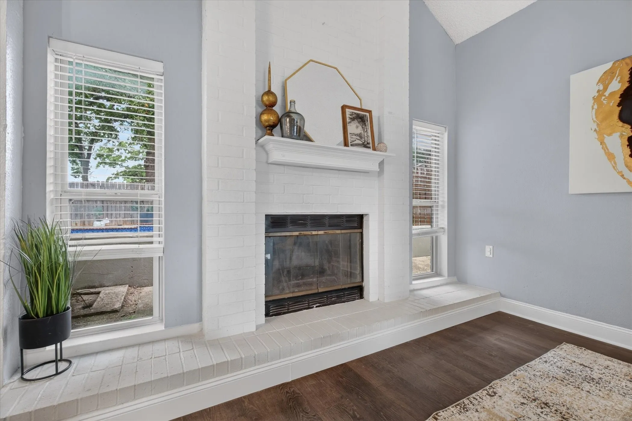 Single Family Residence For Sale in Tarrant County , 2801 Meandering Way, Bedford, Texas 76021, 3 Bedroom, 3 Bathroom, 2 Garage spaces, 2,269 Sqft, built in 1977, mls#21408456, Real Estate Agent in Bedford, Homes For Sale in Tarrant county, Homes For Sale in Bedford, Realtor in Bedford Texas, Real Estate Brokerage Independent Realty Texas, Luminita Cordes Realtor