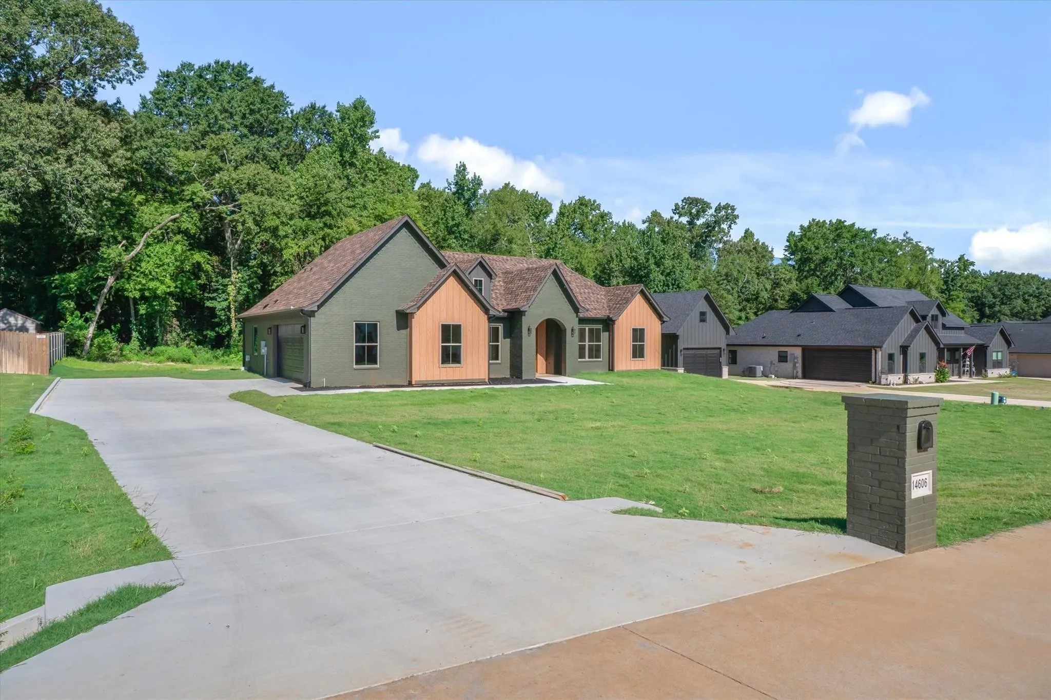 Single Family Residence For Sale in Smith County , 14606 FALLOW, Lindale, Texas 75771, 4 Bedroom, 3 Bathroom, 2 Garage spaces, 2,200 Sqft, built in 2025, mls#21410978, Real Estate Agent in Lindale, Homes For Sale in Smith county, Homes For Sale in Lindale, Realtor in Lindale Texas, Real Estate Brokerage Independent Realty Texas, Luminita Cordes Realtor