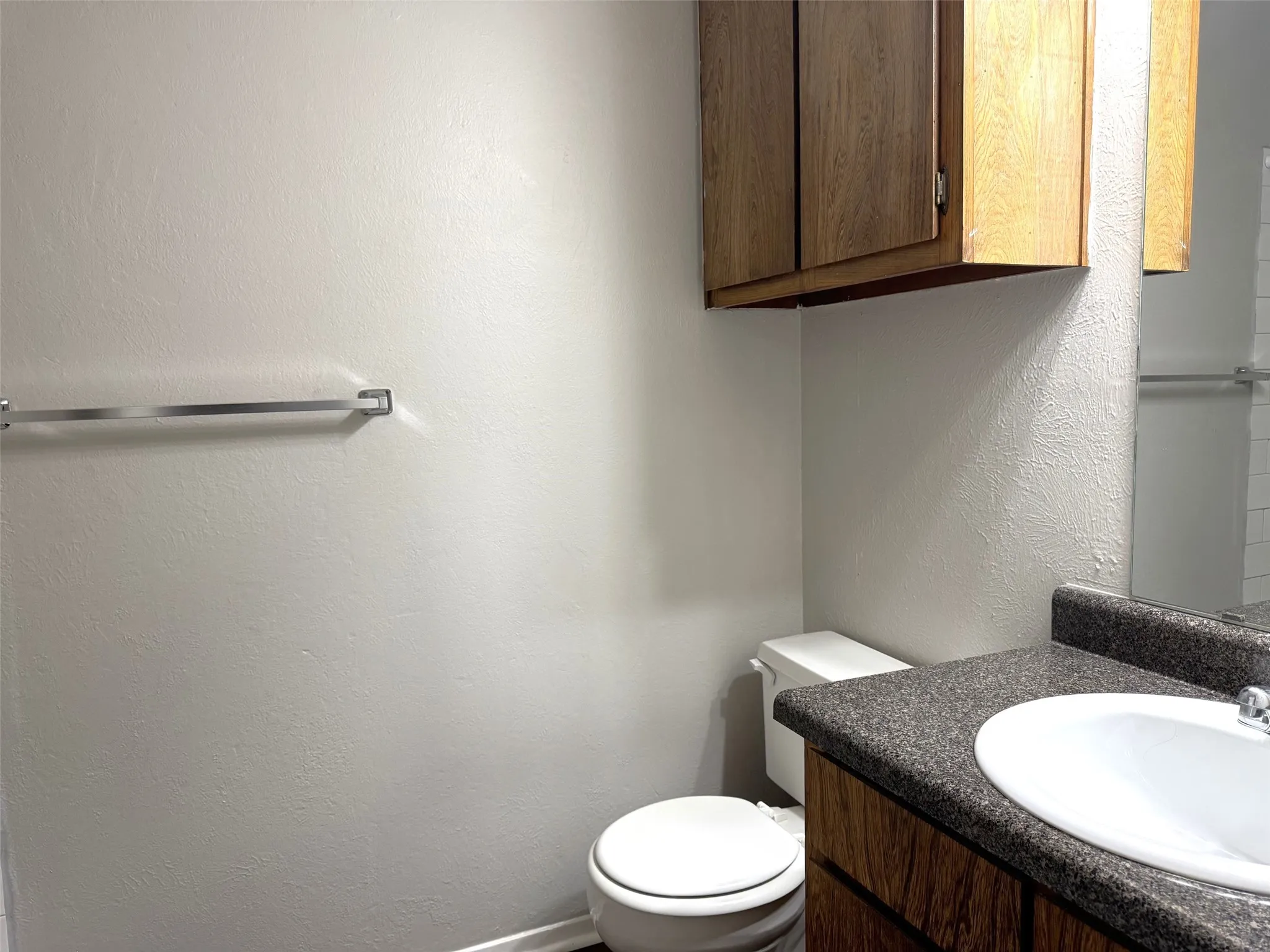 Townhouse For Rent in Denton County , 1131 Dallas Drive, Denton, Texas 76205, 2 Bedroom, 3 Bathroom, Garage spaces, 1,102 Sqft, built in 1982, mls#21410361, Real Estate Agent in Denton, Homes For Rent in Denton county, Homes For Rent in Denton, Realtor in Denton Texas, Real Estate Brokerage Independent Realty Texas, Luminita Cordes Realtor