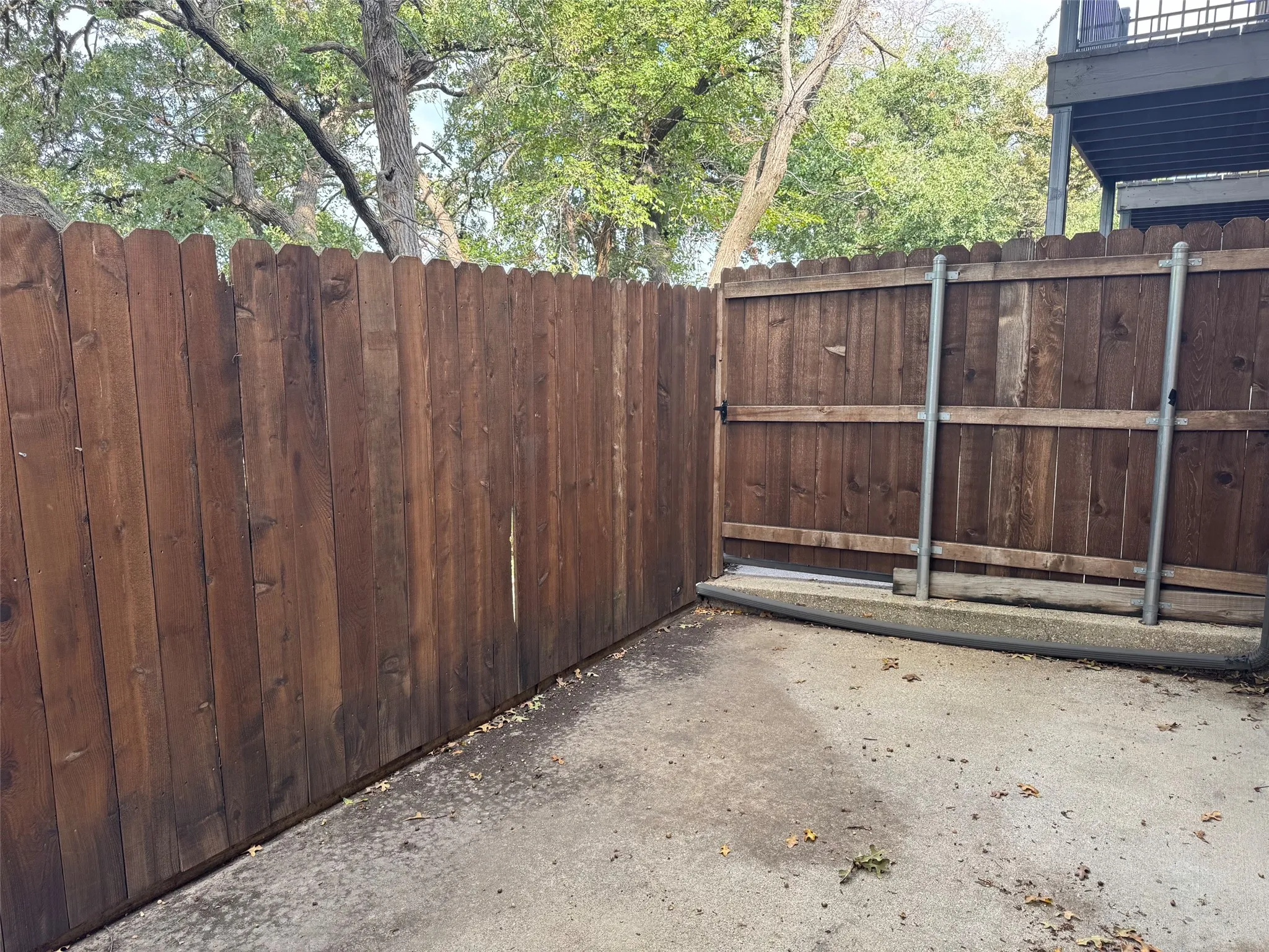 Townhouse For Rent in Denton County , 1131 Dallas Drive, Denton, Texas 76205, 2 Bedroom, 3 Bathroom, Garage spaces, 1,102 Sqft, built in 1982, mls#21410361, Real Estate Agent in Denton, Homes For Rent in Denton county, Homes For Rent in Denton, Realtor in Denton Texas, Real Estate Brokerage Independent Realty Texas, Luminita Cordes Realtor