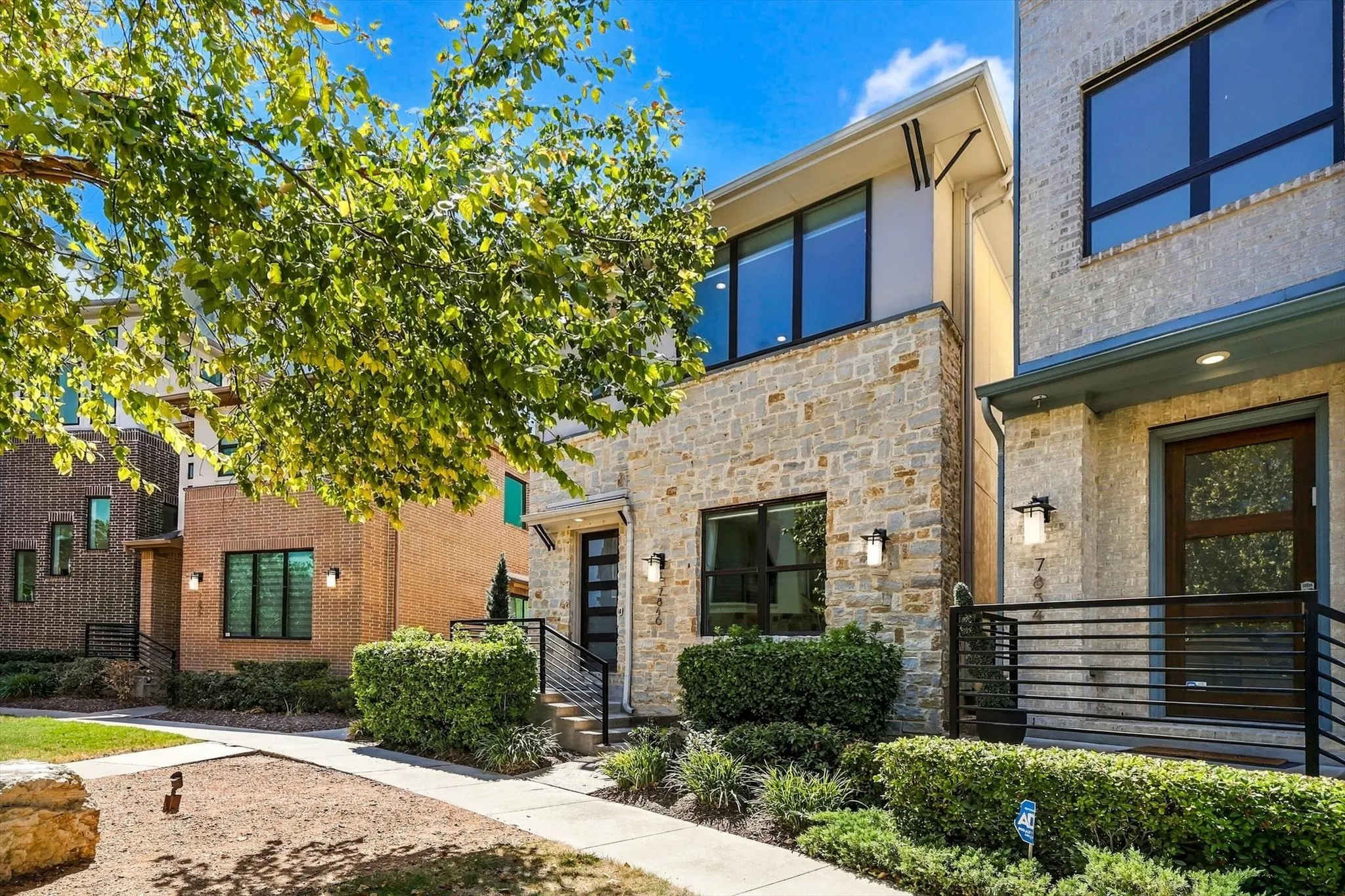 Single Family Residence For Rent in Dallas County , 7846 Verona Place, Dallas, Texas 75231, 3 Bedroom, 3 Bathroom, 2 Garage spaces, 1,744 Sqft, built in 2017, mls#21410749, Real Estate Agent in Dallas, Homes For Rent in Dallas county, Homes For Rent in Dallas, Realtor in Dallas Texas, Real Estate Brokerage Independent Realty Texas, Luminita Cordes Realtor
