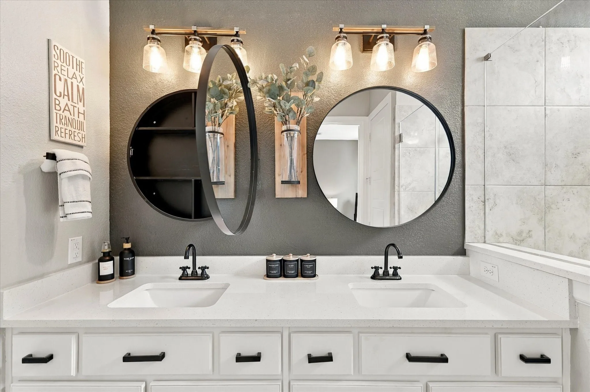 Single Family Residence For Rent in Dallas County , 7846 Verona Place, Dallas, Texas 75231, 3 Bedroom, 3 Bathroom, 2 Garage spaces, 1,744 Sqft, built in 2017, mls#21410749, Real Estate Agent in Dallas, Homes For Rent in Dallas county, Homes For Rent in Dallas, Realtor in Dallas Texas, Real Estate Brokerage Independent Realty Texas, Luminita Cordes Realtor