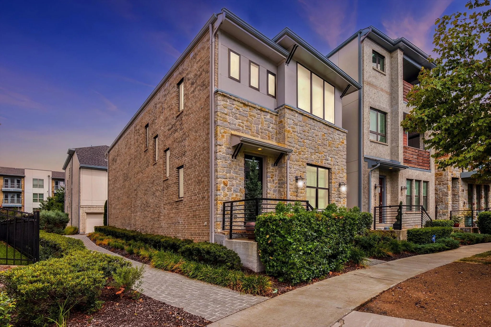 Single Family Residence For Rent in Dallas County , 7846 Verona Place, Dallas, Texas 75231, 3 Bedroom, 3 Bathroom, 2 Garage spaces, 1,744 Sqft, built in 2017, mls#21410749, Real Estate Agent in Dallas, Homes For Rent in Dallas county, Homes For Rent in Dallas, Realtor in Dallas Texas, Real Estate Brokerage Independent Realty Texas, Luminita Cordes Realtor