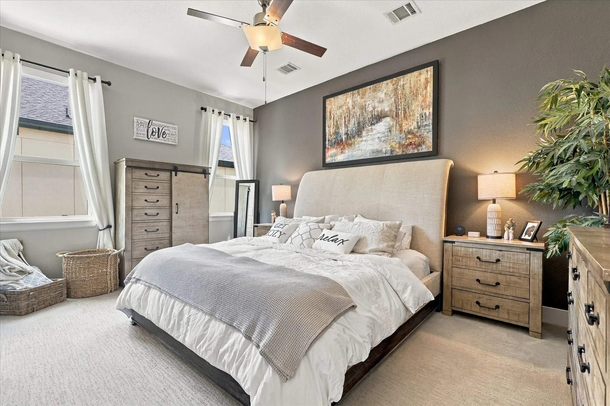 Single Family Residence For Rent in Dallas County , 7846 Verona Place, Dallas, Texas 75231, 3 Bedroom, 3 Bathroom, 2 Garage spaces, 1,744 Sqft, built in 2017, mls#21410749, Real Estate Agent in Dallas, Homes For Rent in Dallas county, Homes For Rent in Dallas, Realtor in Dallas Texas, Real Estate Brokerage Independent Realty Texas, Luminita Cordes Realtor