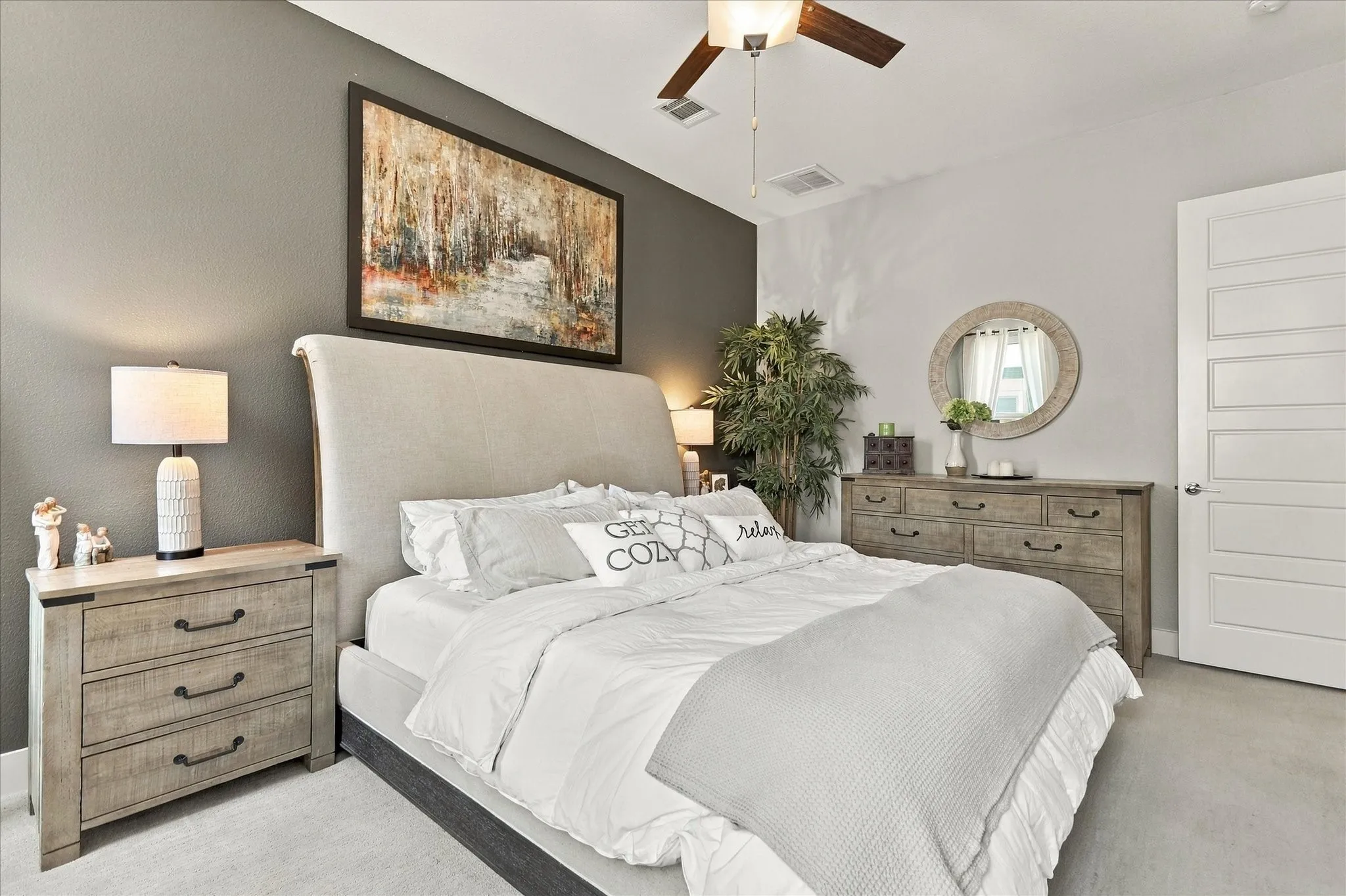 Single Family Residence For Rent in Dallas County , 7846 Verona Place, Dallas, Texas 75231, 3 Bedroom, 3 Bathroom, 2 Garage spaces, 1,744 Sqft, built in 2017, mls#21410749, Real Estate Agent in Dallas, Homes For Rent in Dallas county, Homes For Rent in Dallas, Realtor in Dallas Texas, Real Estate Brokerage Independent Realty Texas, Luminita Cordes Realtor