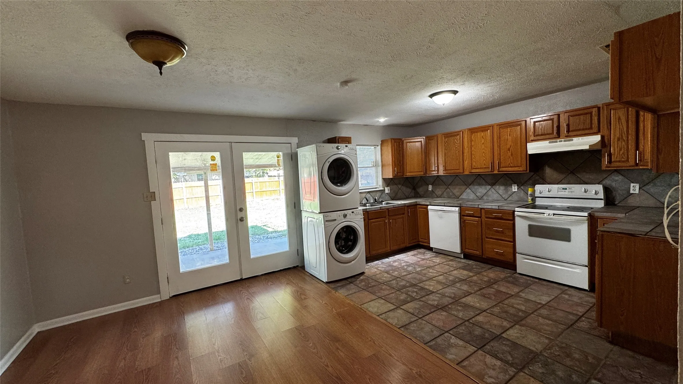 Single Family Residence For Rent in Navarro County , 3515 Kings Circle, Corsicana, Texas 75110, 3 Bedroom, 2 Bathroom, Garage spaces, 1,616 Sqft, built in 1978, mls#21410983, Real Estate Agent in Corsicana, Homes For Rent in Navarro county, Homes For Rent in Corsicana, Realtor in Corsicana Texas, Real Estate Brokerage Independent Realty Texas, Luminita Cordes Realtor