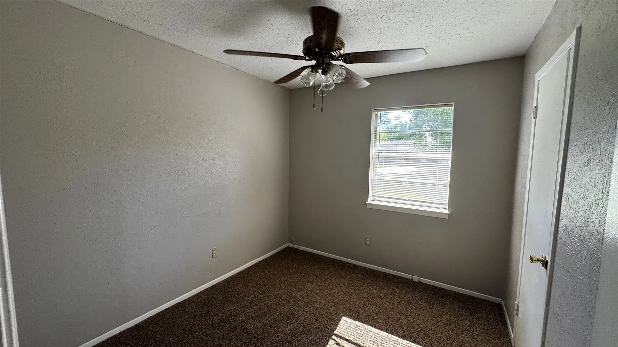Single Family Residence For Rent in Navarro County , 3515 Kings Circle, Corsicana, Texas 75110, 3 Bedroom, 2 Bathroom, Garage spaces, 1,616 Sqft, built in 1978, mls#21410983, Real Estate Agent in Corsicana, Homes For Rent in Navarro county, Homes For Rent in Corsicana, Realtor in Corsicana Texas, Real Estate Brokerage Independent Realty Texas, Luminita Cordes Realtor
