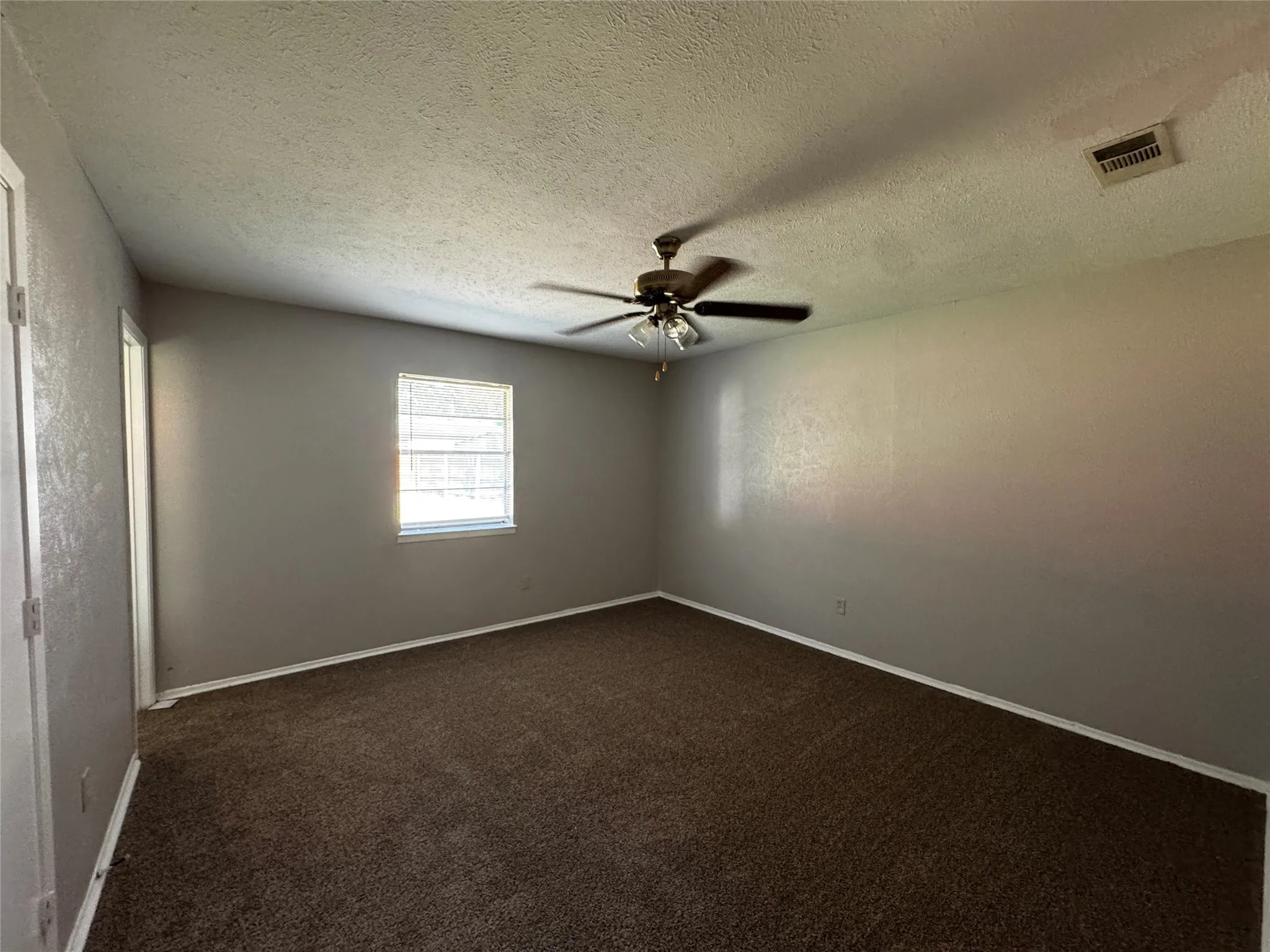 Single Family Residence For Rent in Navarro County , 3515 Kings Circle, Corsicana, Texas 75110, 3 Bedroom, 2 Bathroom, Garage spaces, 1,616 Sqft, built in 1978, mls#21410983, Real Estate Agent in Corsicana, Homes For Rent in Navarro county, Homes For Rent in Corsicana, Realtor in Corsicana Texas, Real Estate Brokerage Independent Realty Texas, Luminita Cordes Realtor
