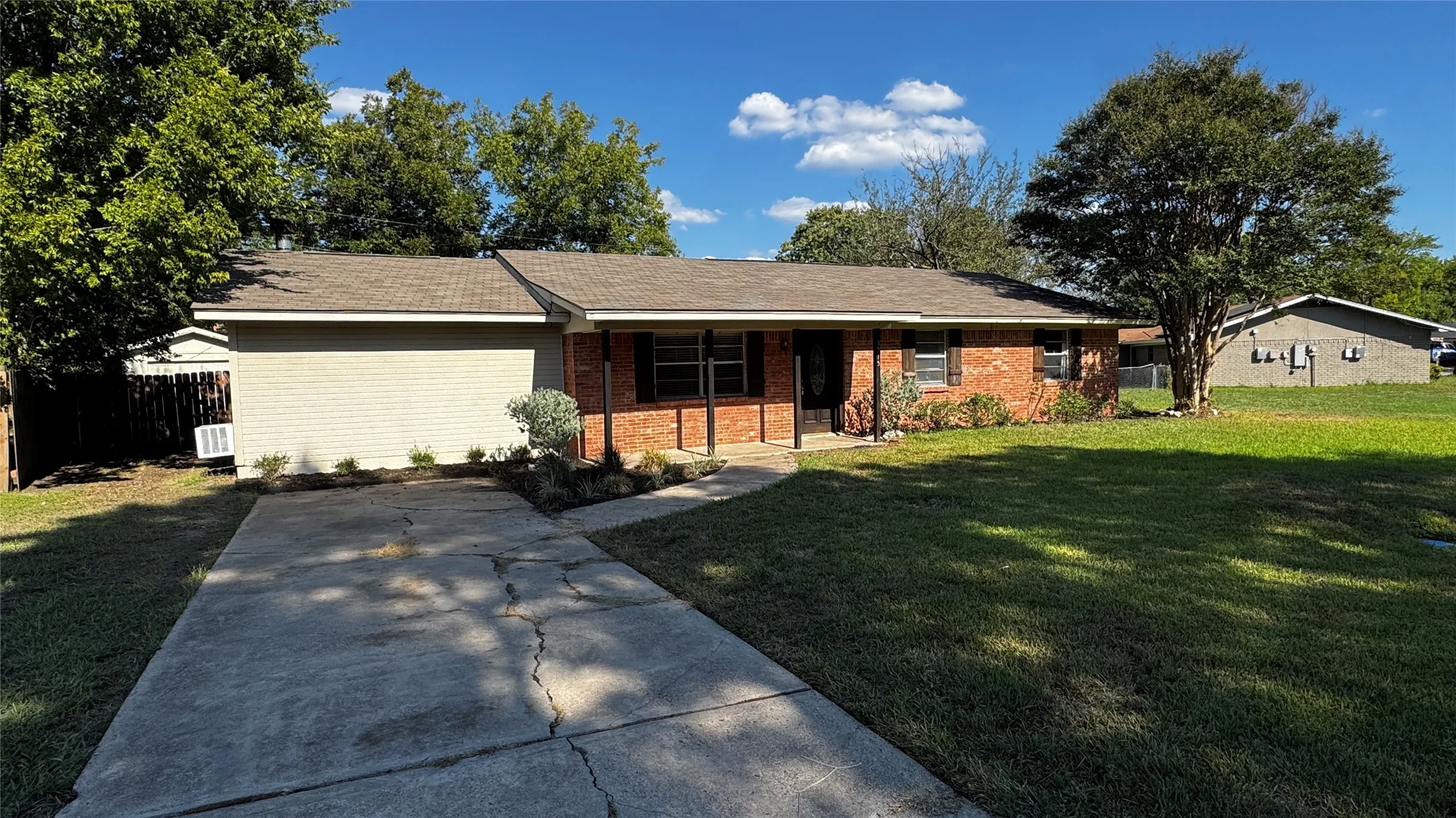 Single Family Residence For Rent