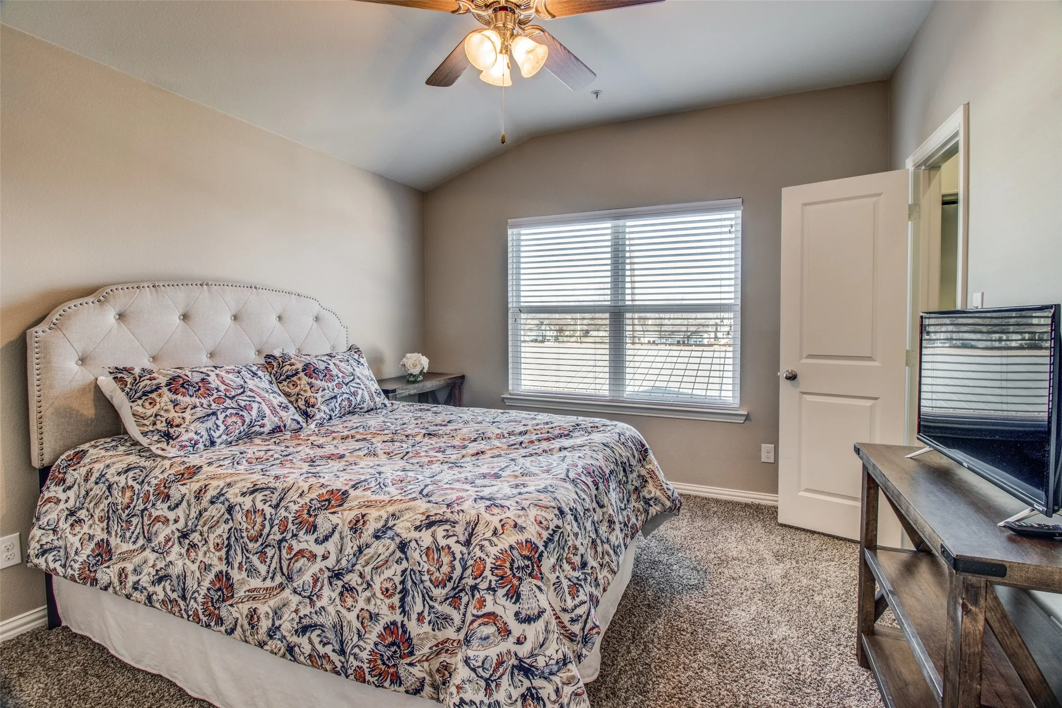 Condominium For Rent in Collin County , 310 N Chestnut Street 4, Mc Kinney, Texas 75069, 3 Bedroom, 3 Bathroom, 2 Garage spaces, 1,250 Sqft, built in 2015, mls#21410985, Real Estate Agent in Mc Kinney, Homes For Rent in Collin county, Homes For Rent in Mc Kinney, Realtor in Mc Kinney Texas, Real Estate Brokerage Independent Realty Texas, Luminita Cordes Realtor