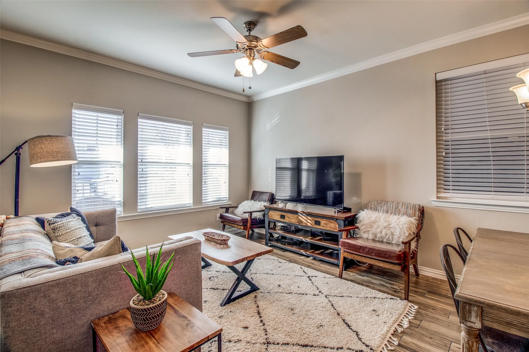 Condominium For Rent in Collin County , 310 N Chestnut Street 4, Mc Kinney, Texas 75069, 3 Bedroom, 3 Bathroom, 2 Garage spaces, 1,250 Sqft, built in 2015, mls#21410985, Real Estate Agent in Mc Kinney, Homes For Rent in Collin county, Homes For Rent in Mc Kinney, Realtor in Mc Kinney Texas, Real Estate Brokerage Independent Realty Texas, Luminita Cordes Realtor