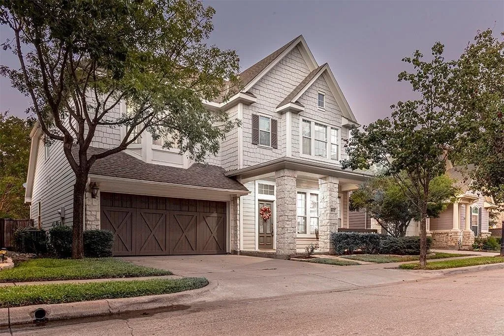 Single Family Residence For Sale in Tarrant County , 802 Moose Hollow Lane, Euless, Texas 76039, 3 Bedroom, 3 Bathroom, 2 Garage spaces, 2,375 Sqft, built in 2002, mls#21410838, Real Estate Agent in Euless, Homes For Sale in Tarrant county, Homes For Sale in Euless, Realtor in Euless Texas, Real Estate Brokerage Independent Realty Texas, Luminita Cordes Realtor