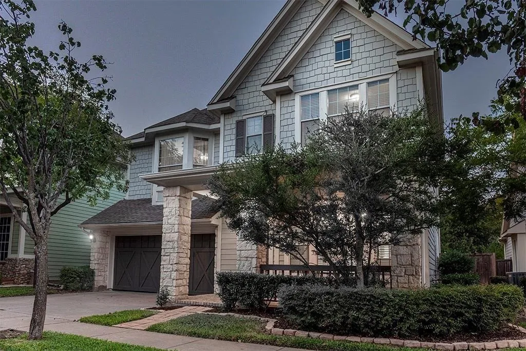 Single Family Residence For Sale in Tarrant County , 802 Moose Hollow Lane, Euless, Texas 76039, 3 Bedroom, 3 Bathroom, 2 Garage spaces, 2,375 Sqft, built in 2002, mls#21410838, Real Estate Agent in Euless, Homes For Sale in Tarrant county, Homes For Sale in Euless, Realtor in Euless Texas, Real Estate Brokerage Independent Realty Texas, Luminita Cordes Realtor